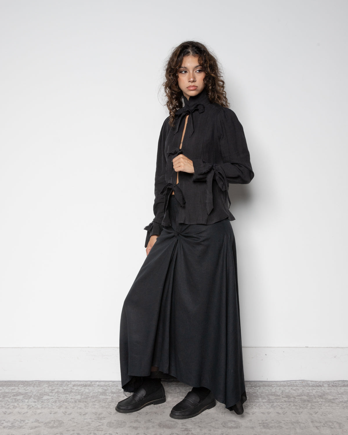 Renunciation Blouse in Black