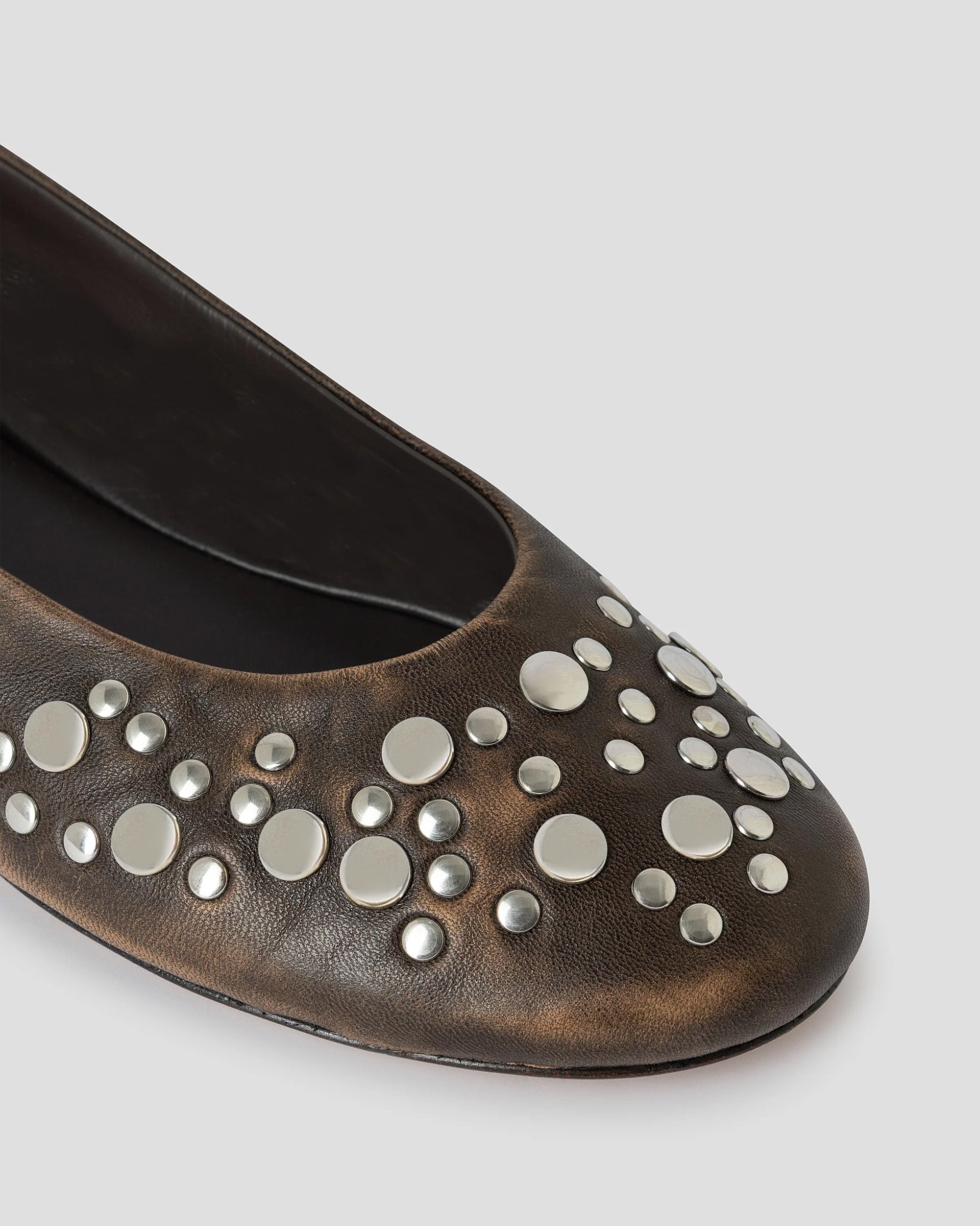 Bailarina Studs Faded in Brown