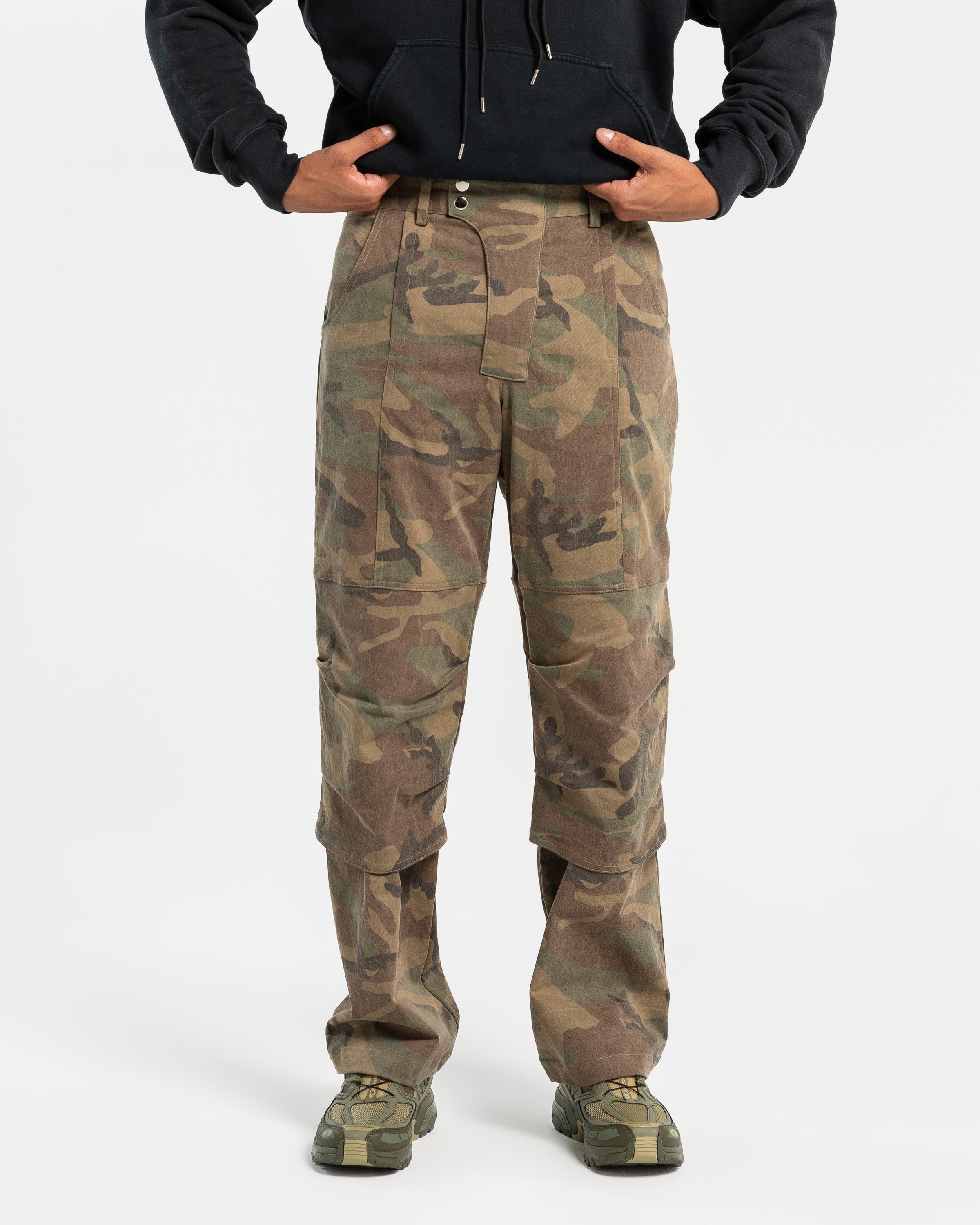 Military camo best sale cargo pants