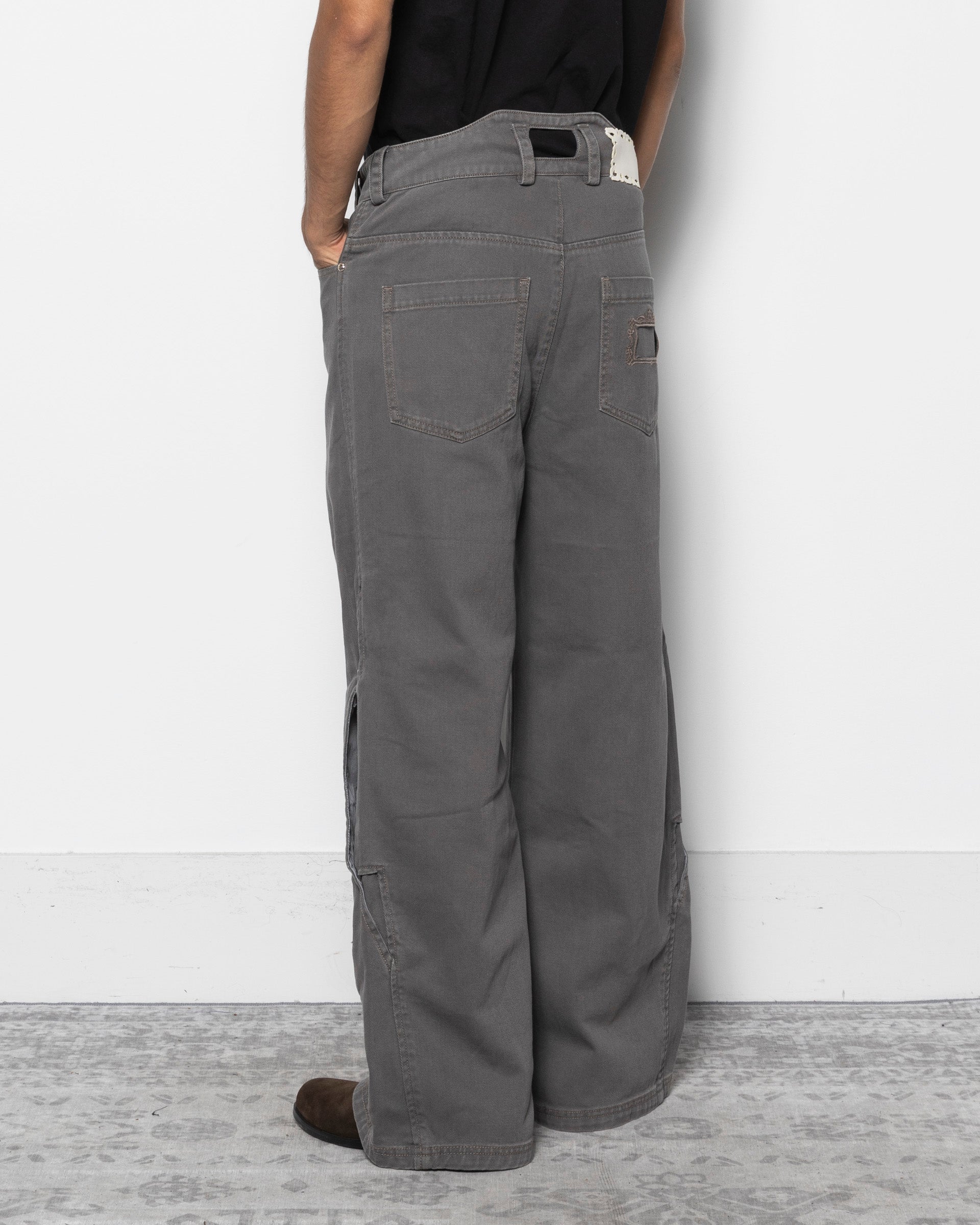 Grey Arrows Pocket Jeans in Smoke Grey