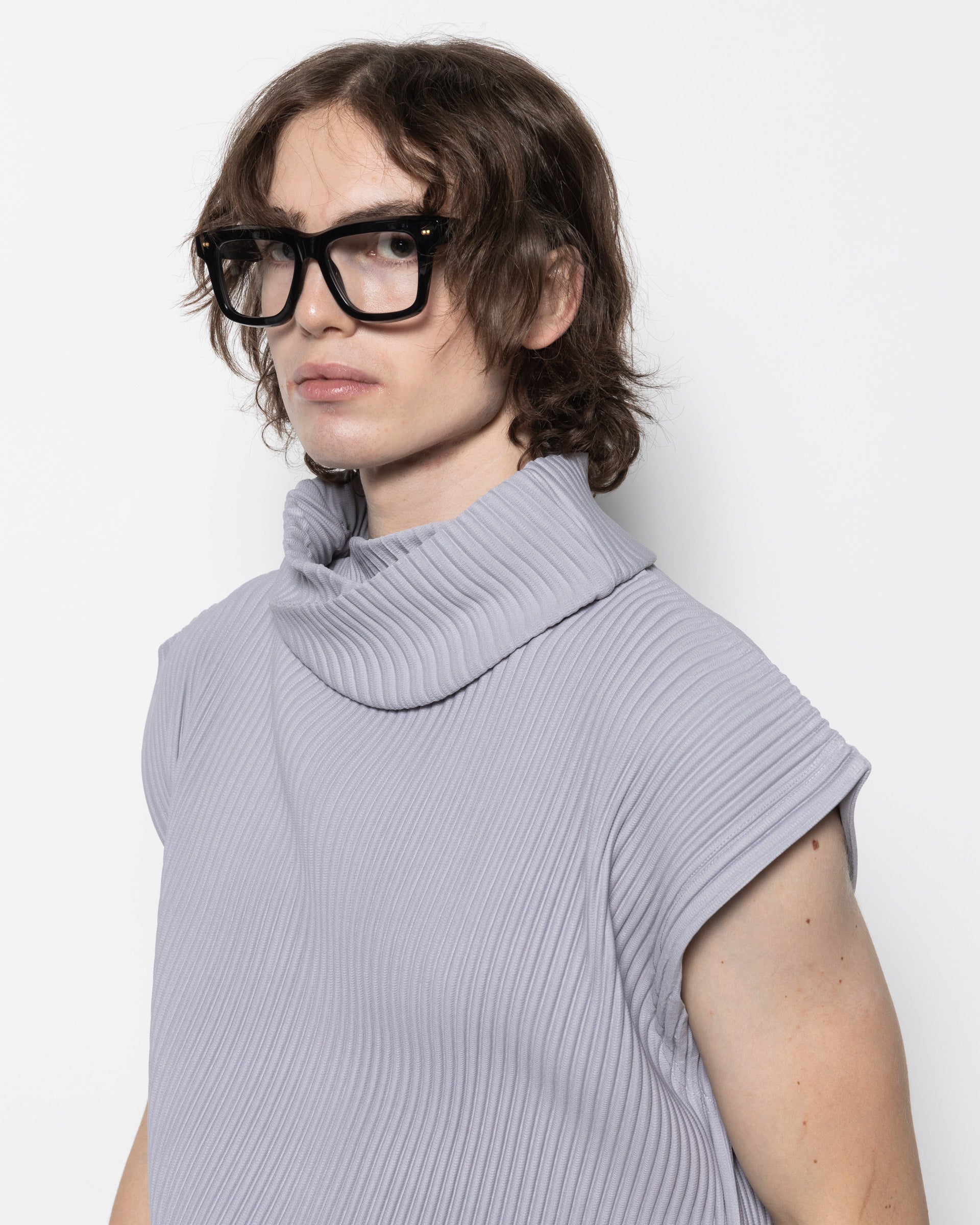 Homme Plissé Issey Miyake Angular Stone Top in Pebble Purple | Roden Homme Plissé Issey Miyake Angular Stone Top in Pebble Purple | Roden