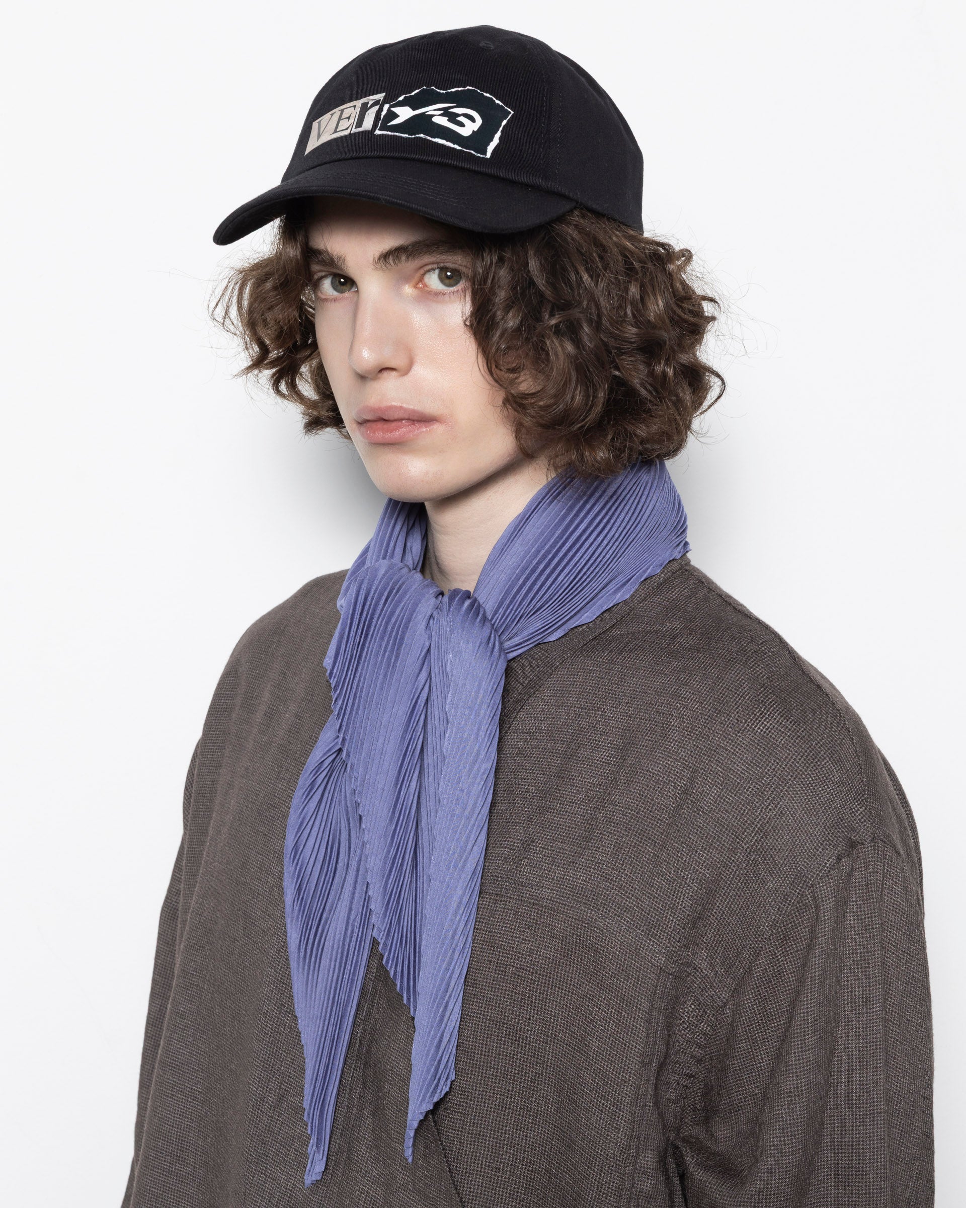 Homme Plissé Issey Miyake Antipasto Scarf in Blue | RODEN GRAY
