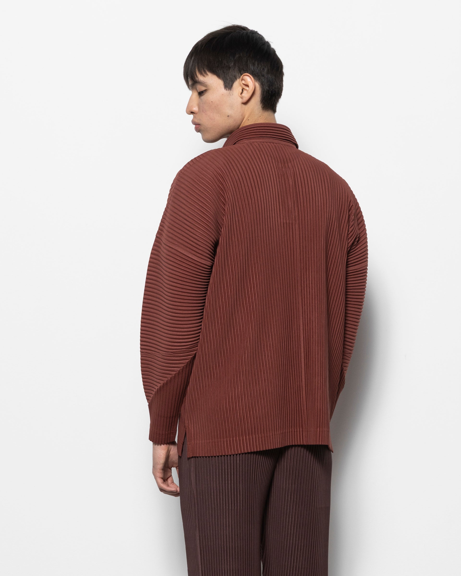 August Pleated Polo in Mud Brown