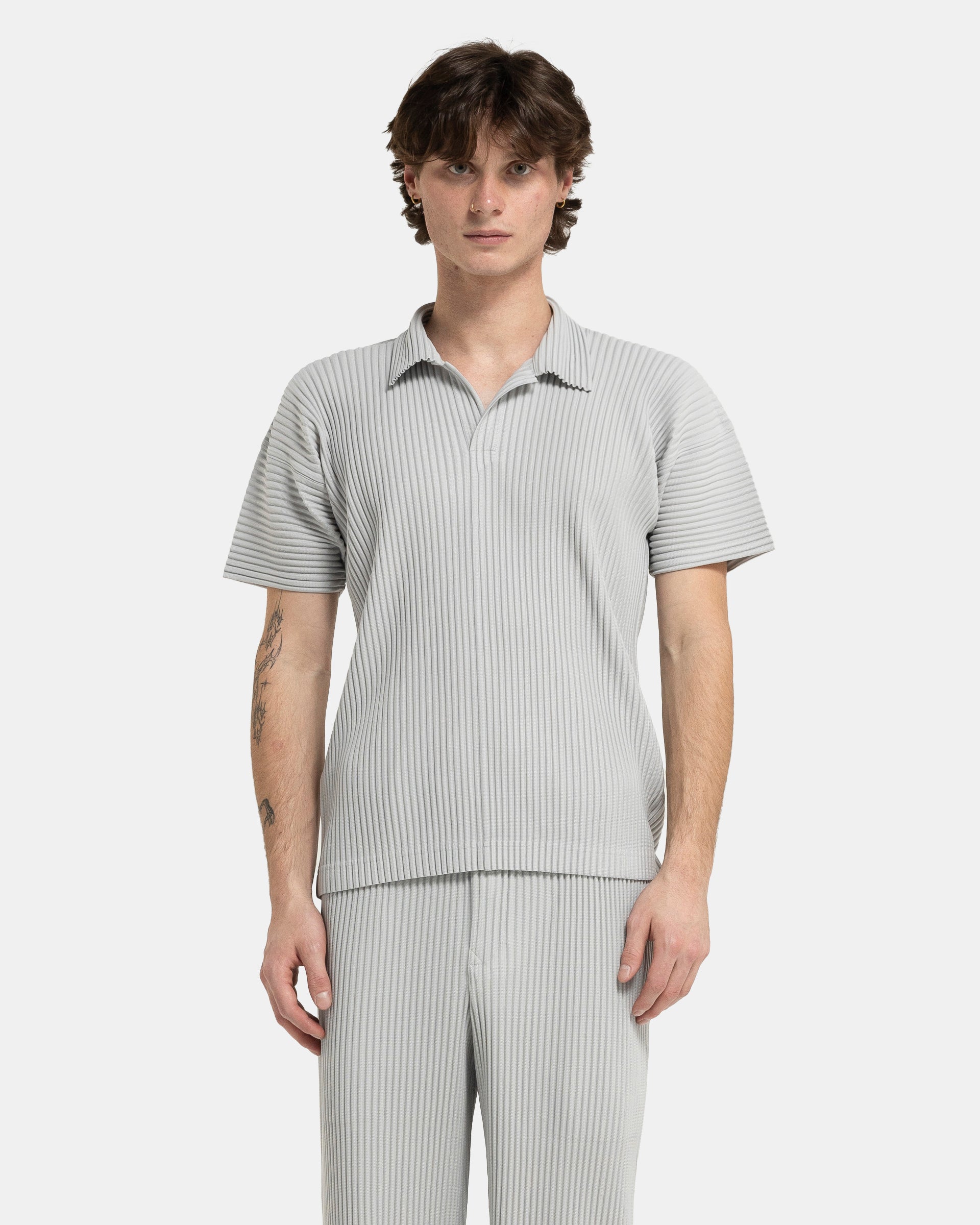 Basic Pleated Polo Shirt in Light Grey