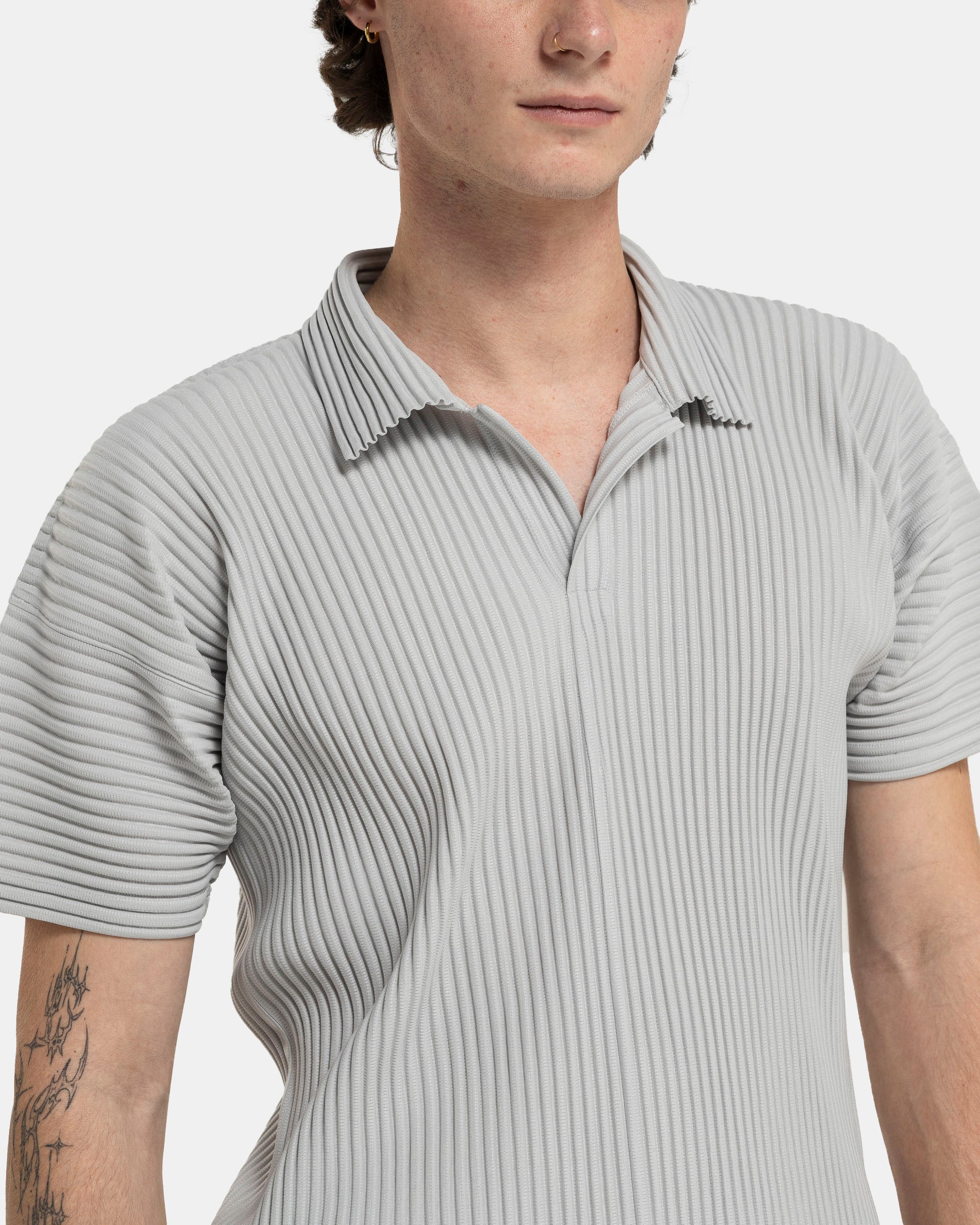 Basic Pleated Polo Shirt in Light Grey