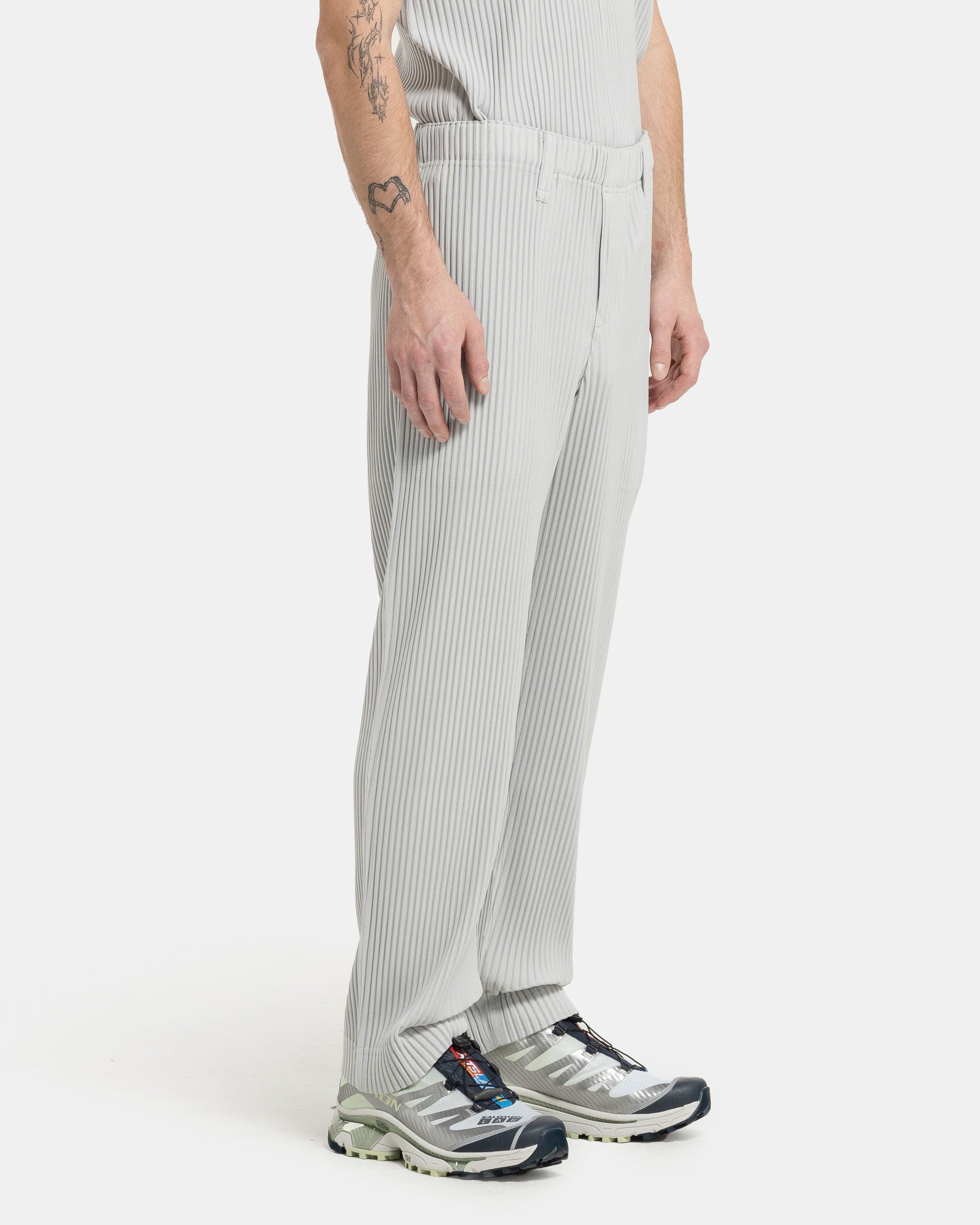 Homme Plissé Issey Miyake Basic Pleated Trouser in Light Grey