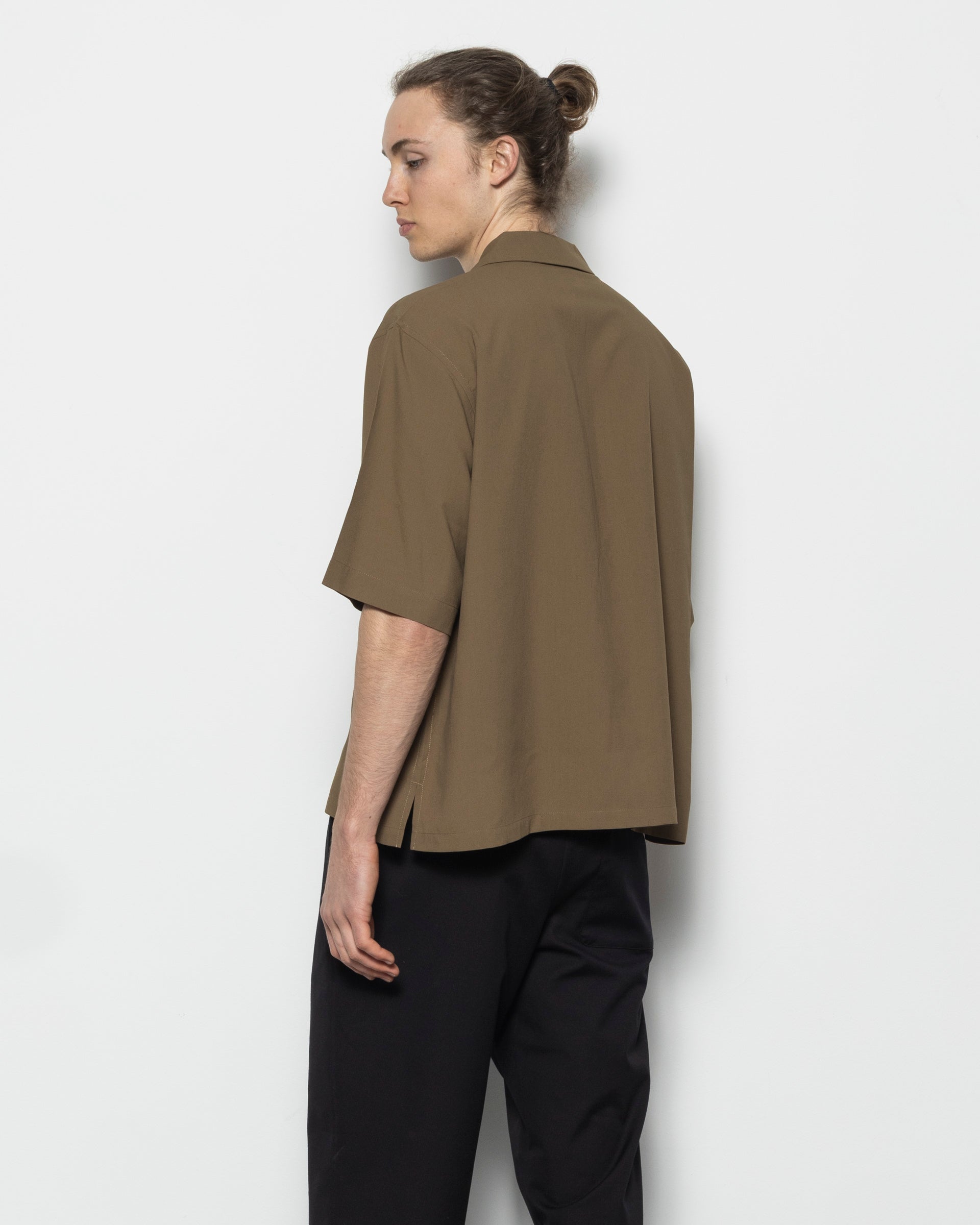 Embroidery Press S/S Shirt in Khaki
