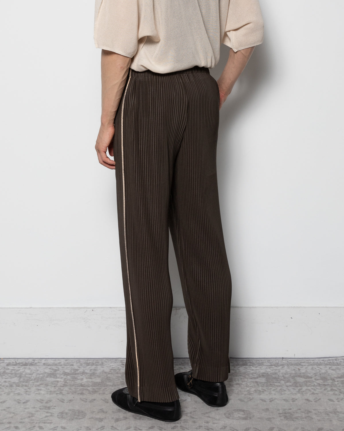 Embroidery Stripes Pants in Shade Grayish Brown