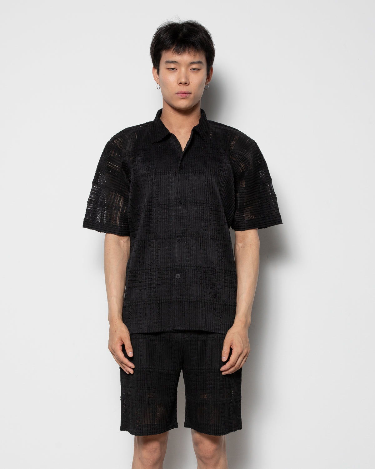 Lace Grid Pleats Shirt in Black