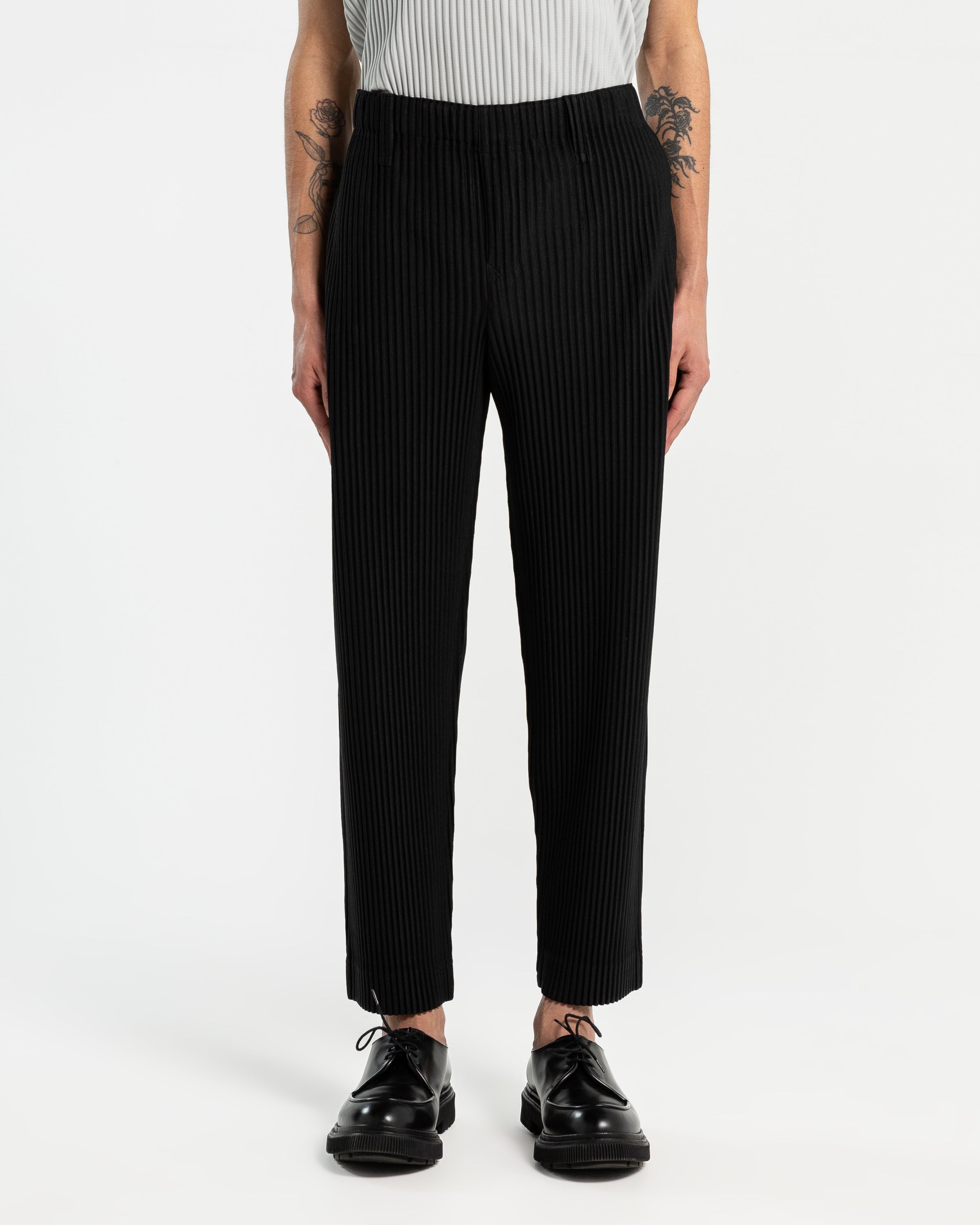 Basic Pleated Trouser in Black