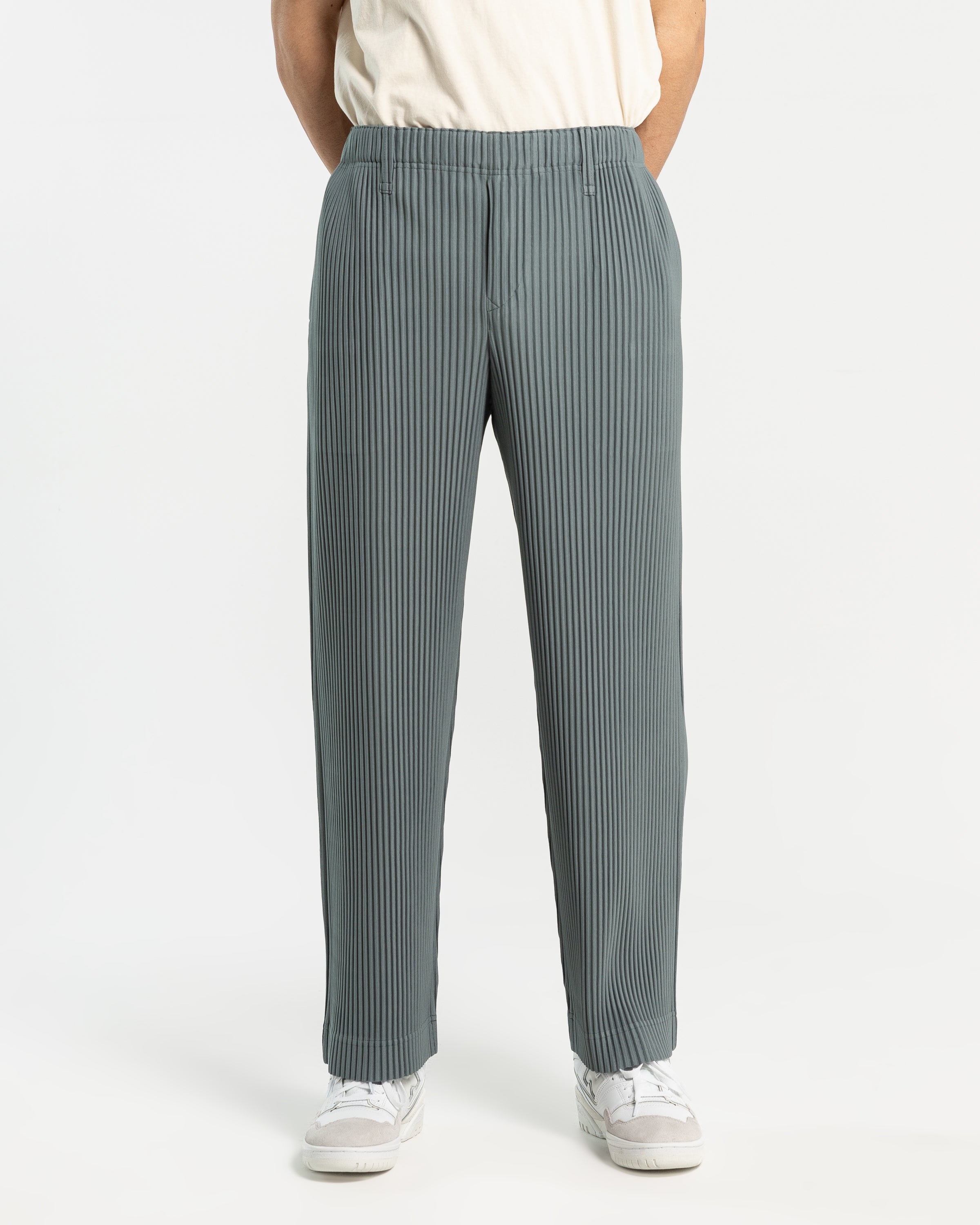 Tailored Pleated Pant in Moss Grey