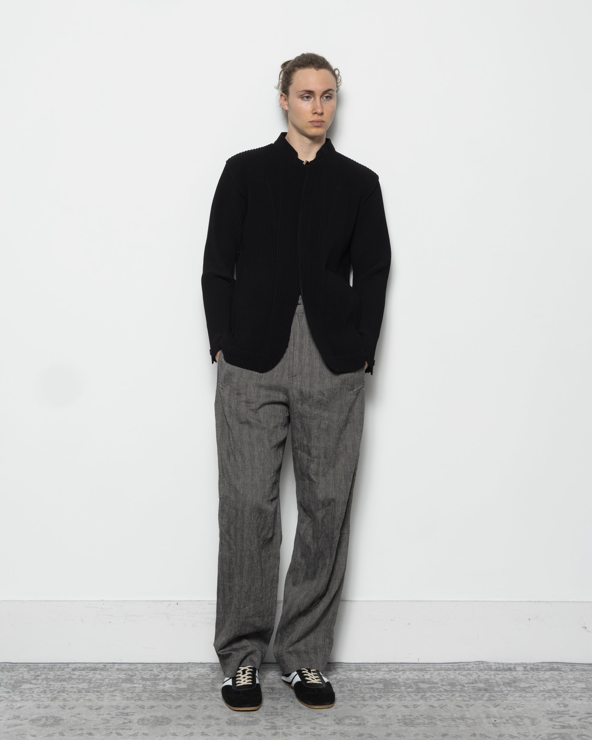 Tuxedo Pleats Jacket in Black
