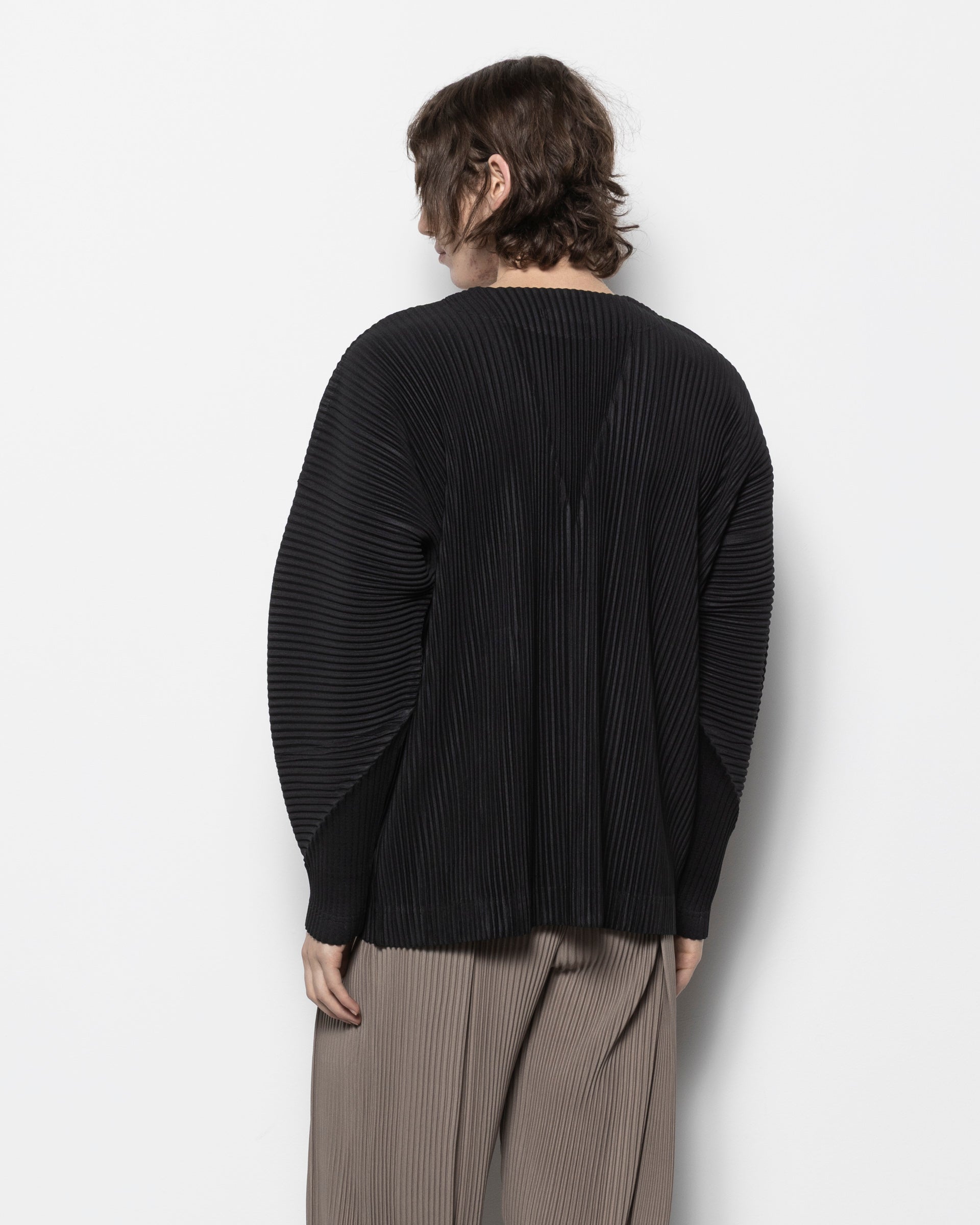 Homme Plissé Issey Miyake MC October Cardigan in Black | RODEN GRAY