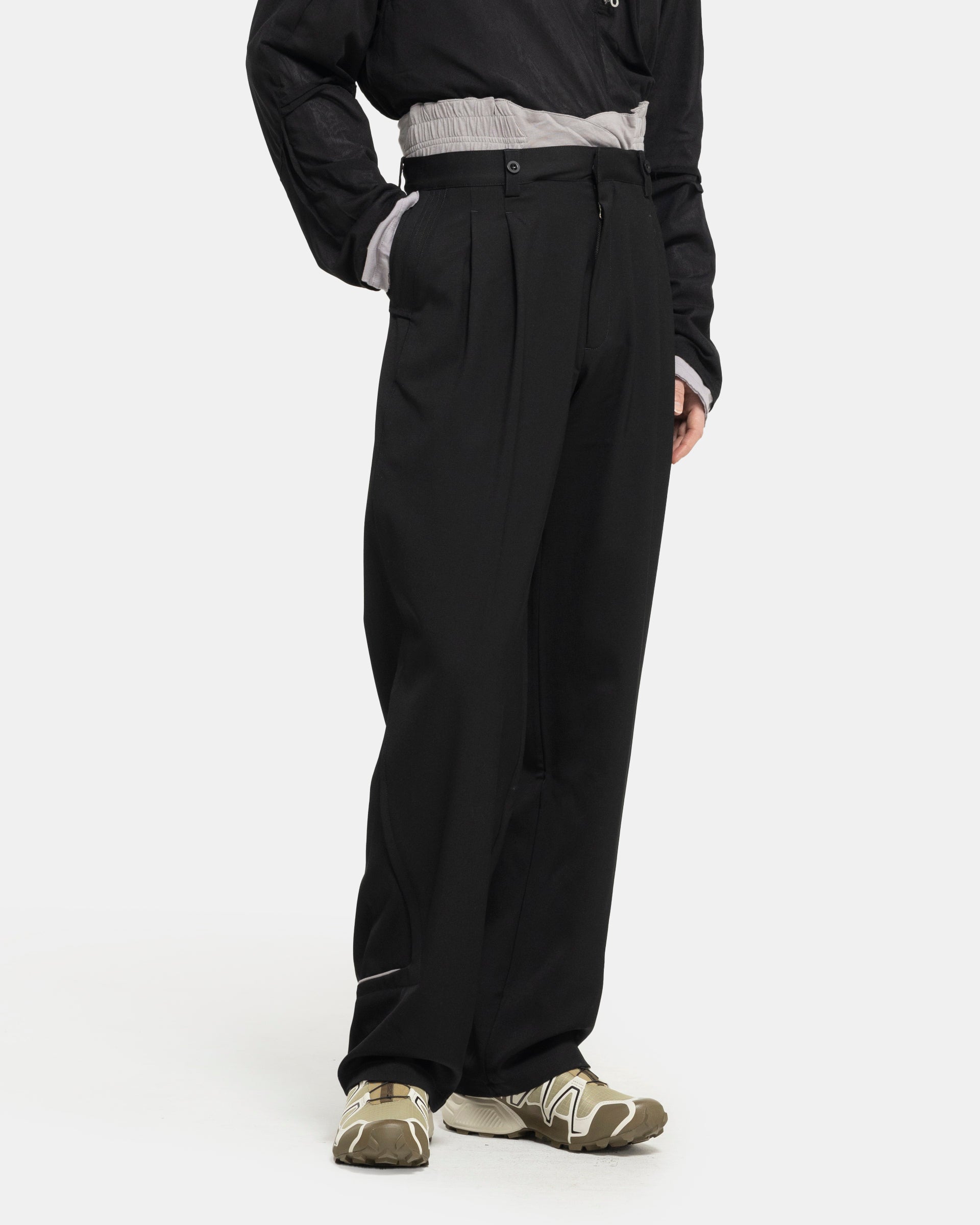 Bendix Tailored Trouser in Crow Black & Lilac