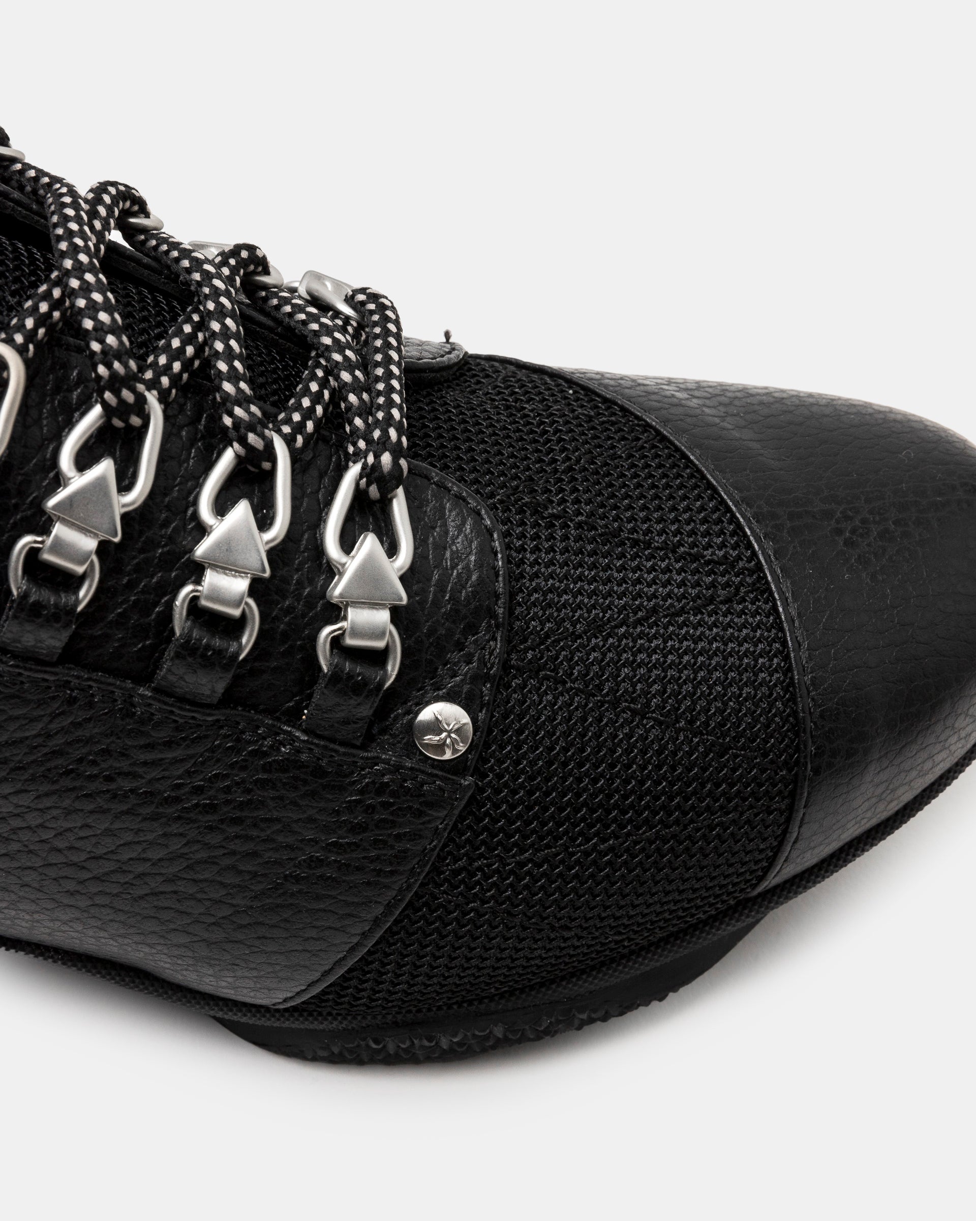 Knox Lace Up in Nero