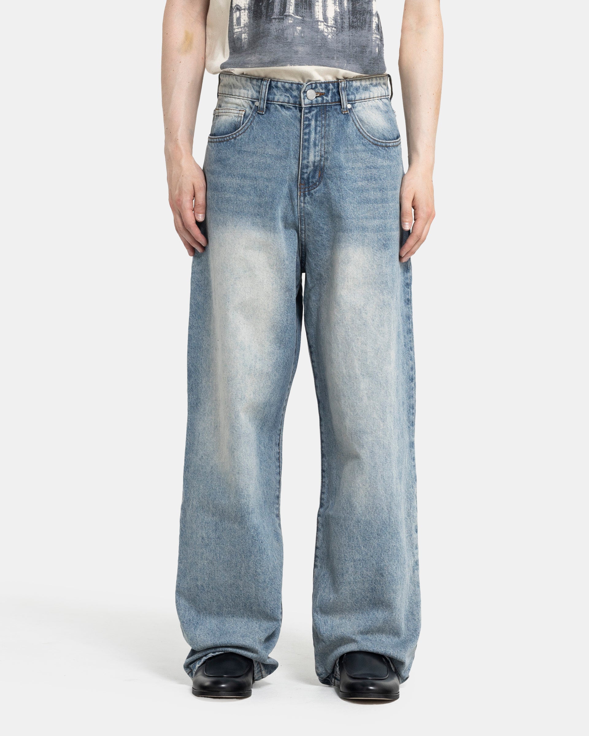 LAX Baggie Denim in Light Wash