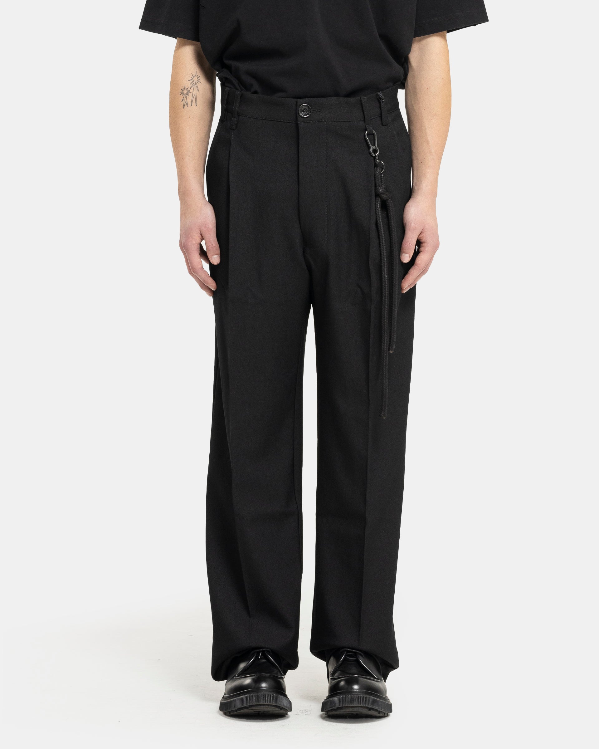 Loose Pleated Pant in Black