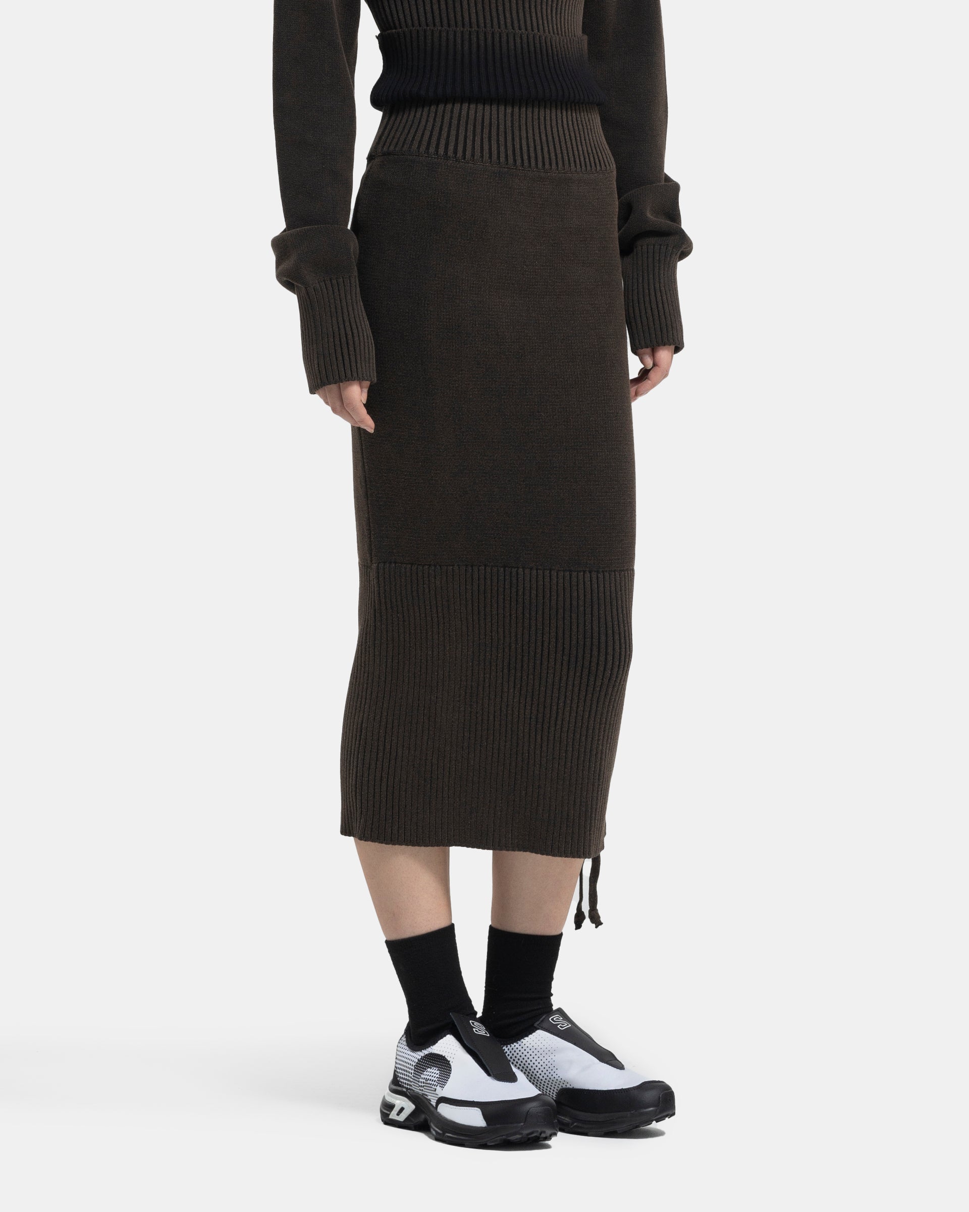 Washed Twisted Knit Skirt in Dark Brown