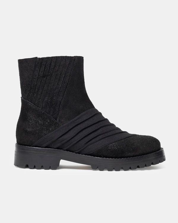 Sinner Ankle Boots in Black