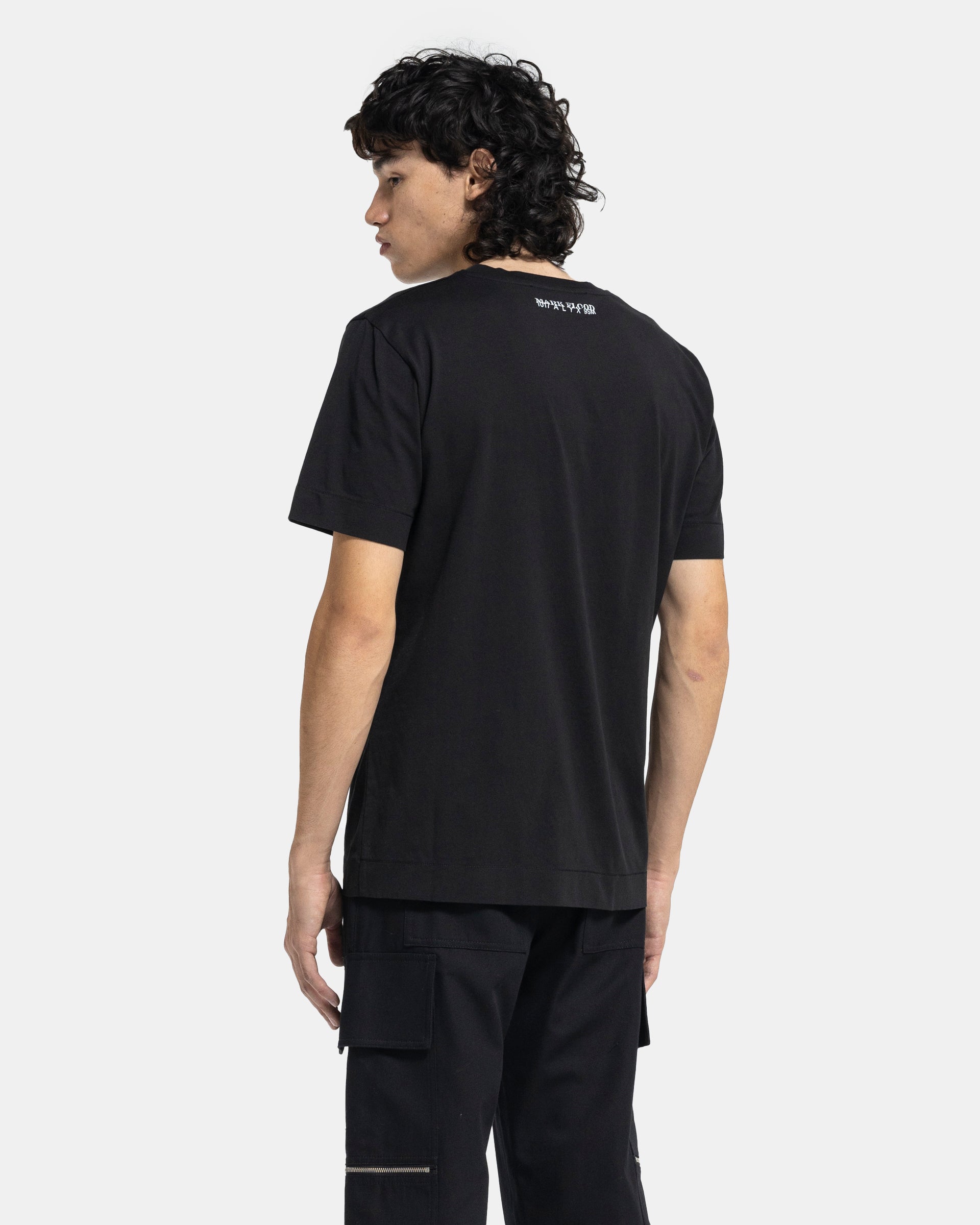 Short Sleeve Graphic T-Shirt in Black
