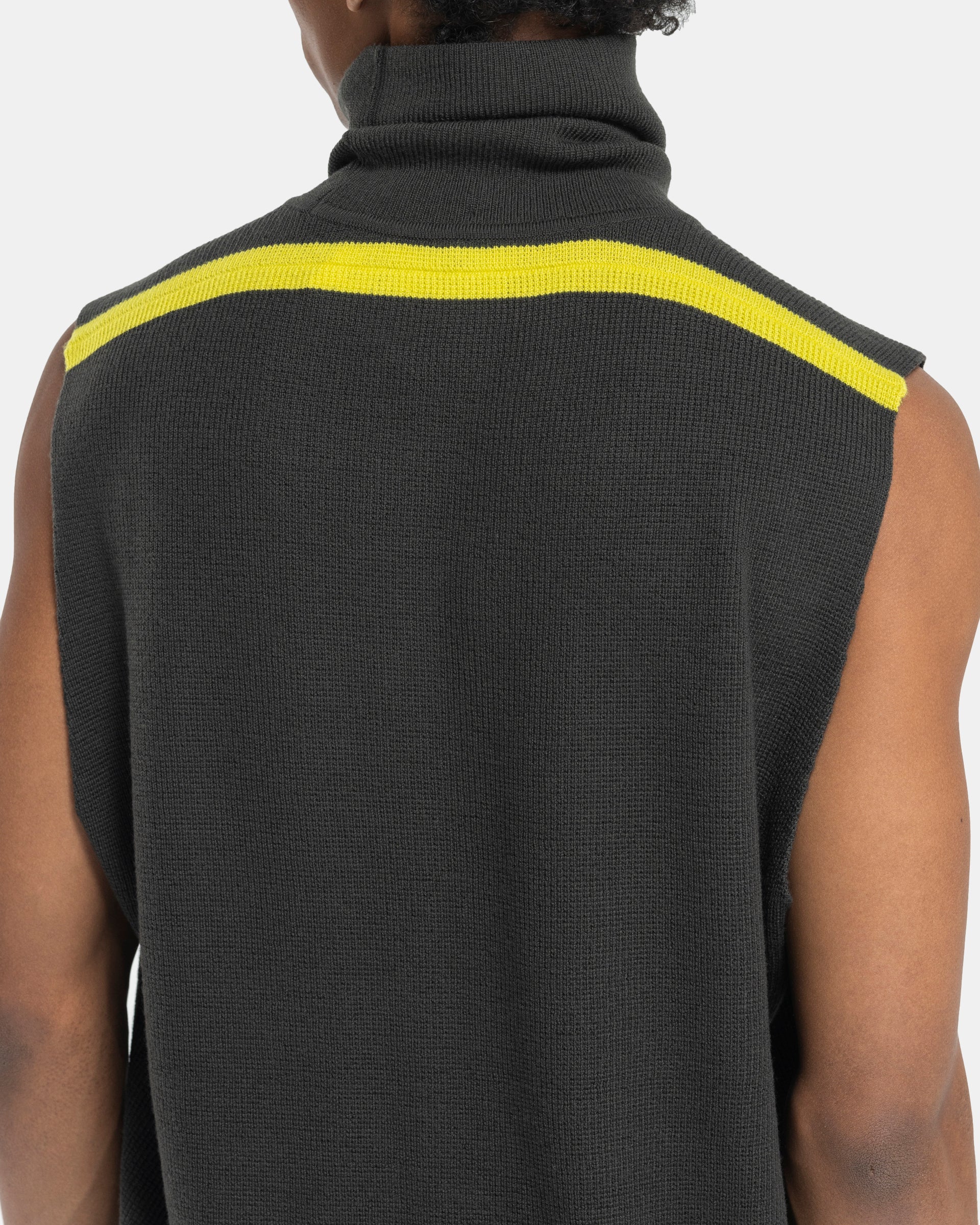 MIKGE SHIN BONSAI KNIT VEST