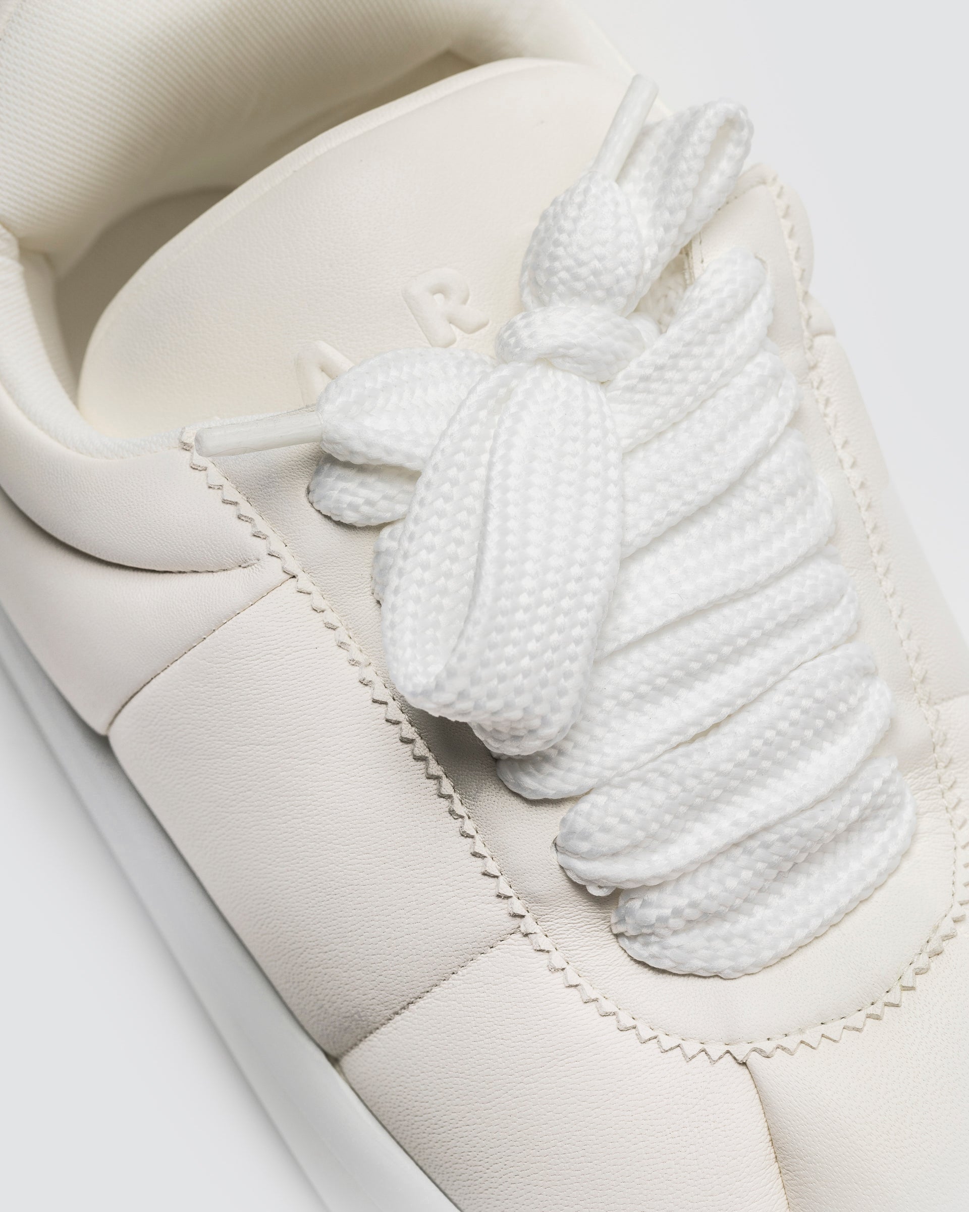 Bigfoot 2.0 Leather Sneaker in White