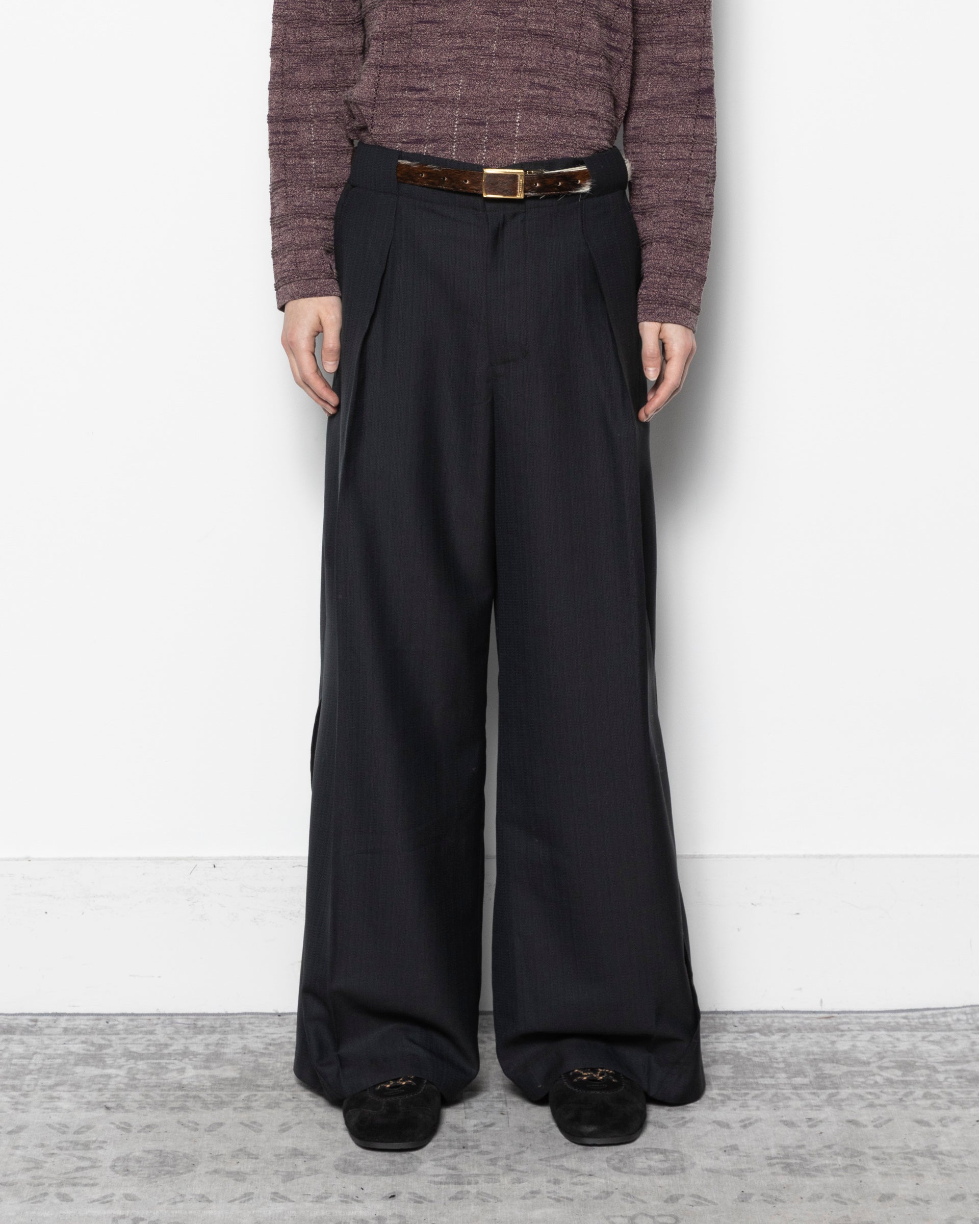 Nullus Woolen Interweaved Trousers in Midnight | RODEN GRAY