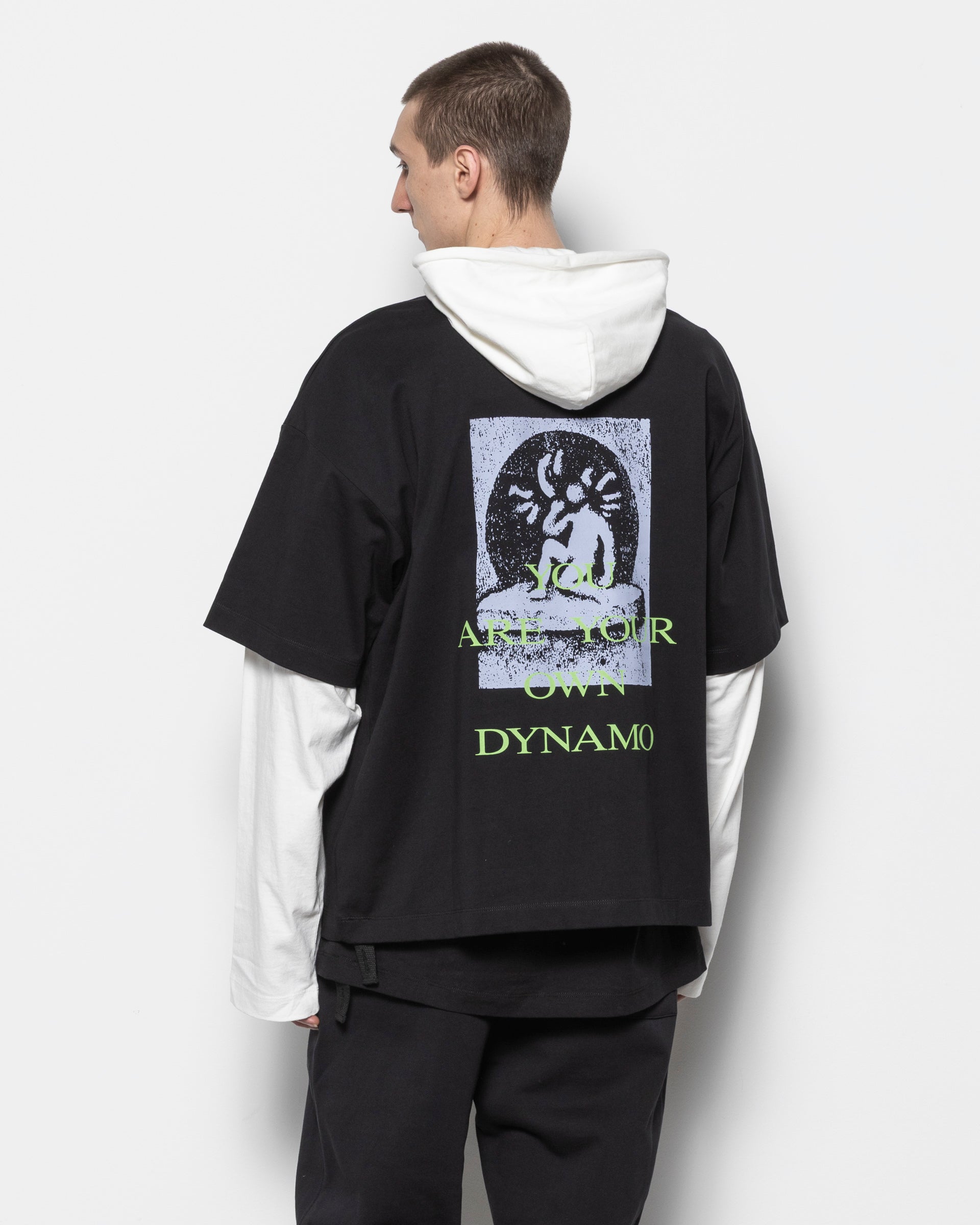 Hooded Tee Dynamo Print in Black