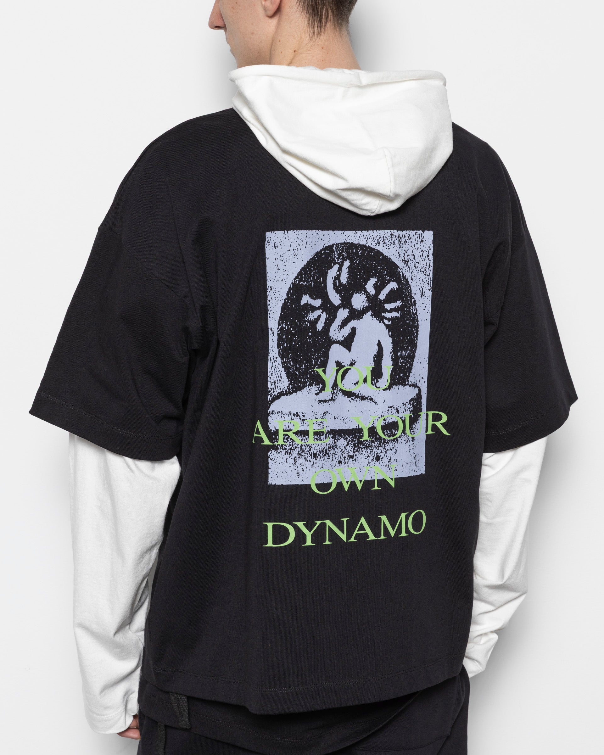 Hooded Tee Dynamo Print in Black