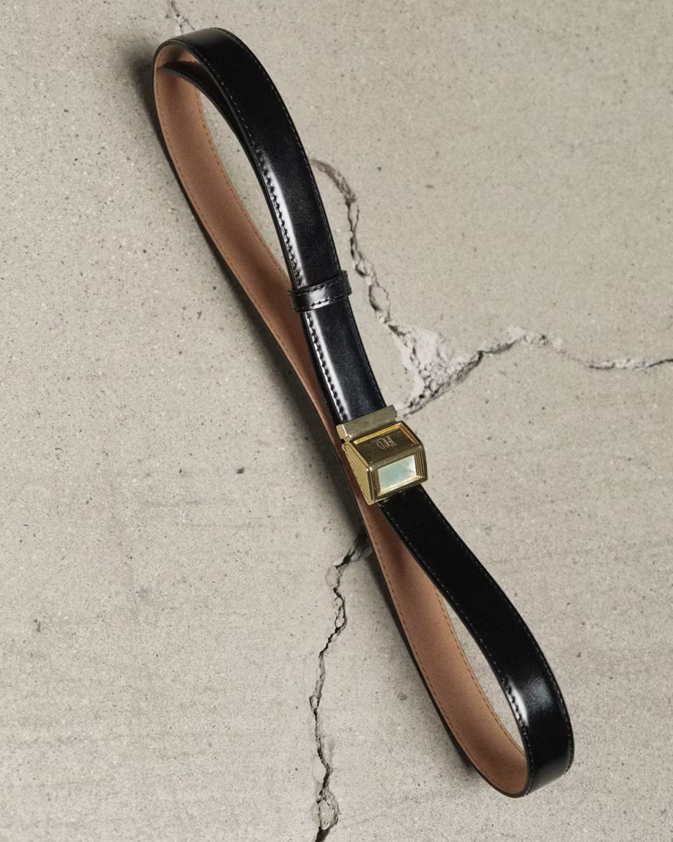 Pediment Belt Buckle in Mother Of Pearl