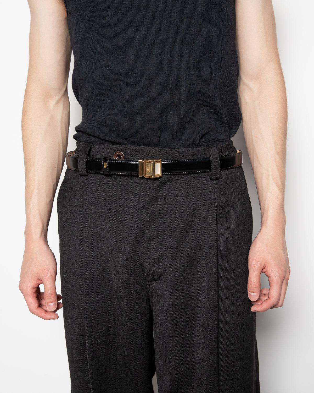 Pediment Belt Buckle in Mother Of Pearl