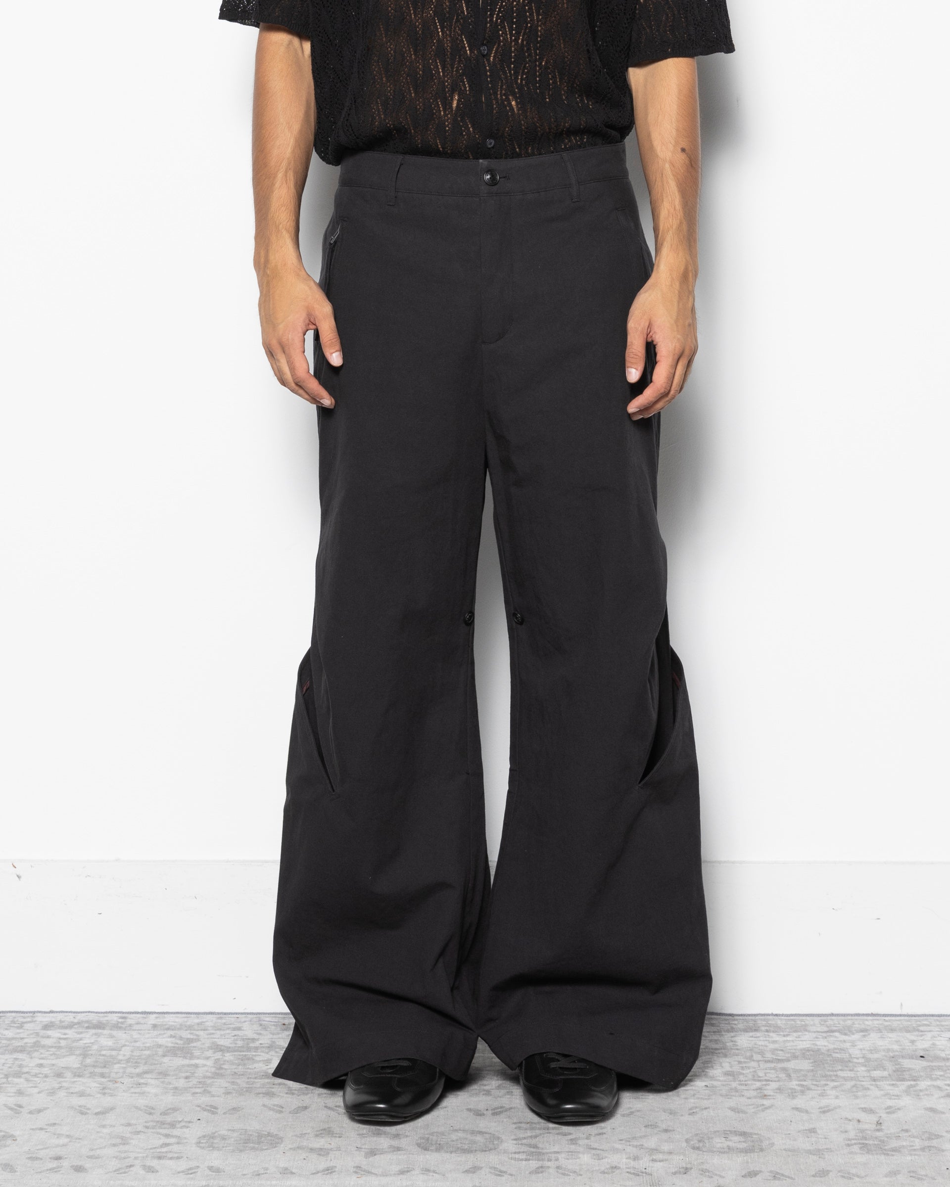 Pleats Pants in Black