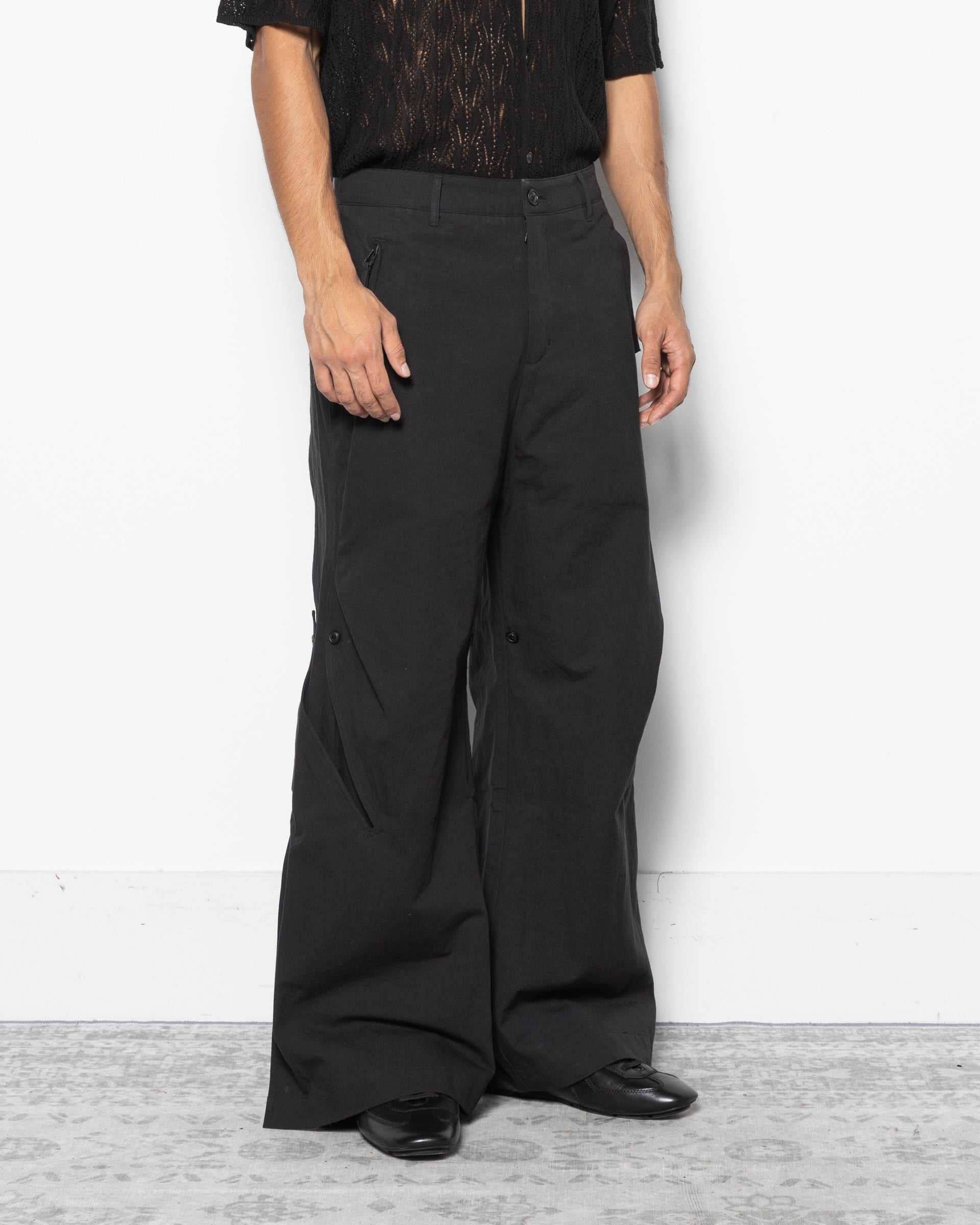 Pleats Pants in Black