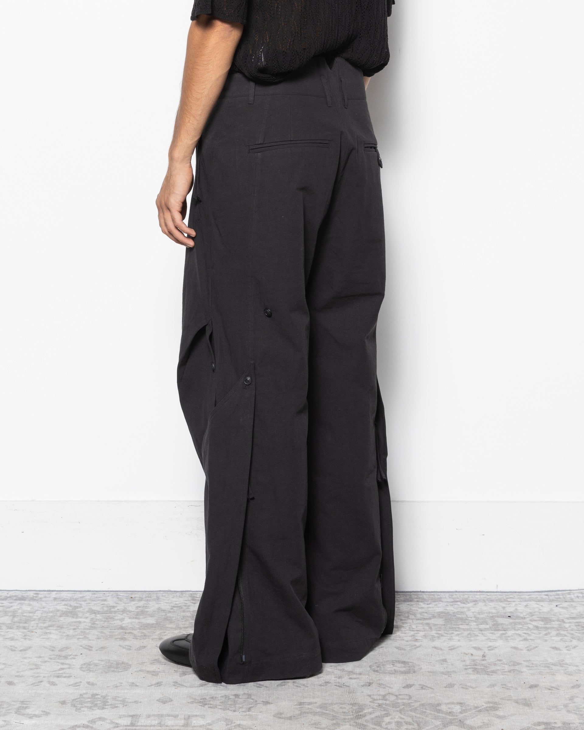 Pleats Pants in Black