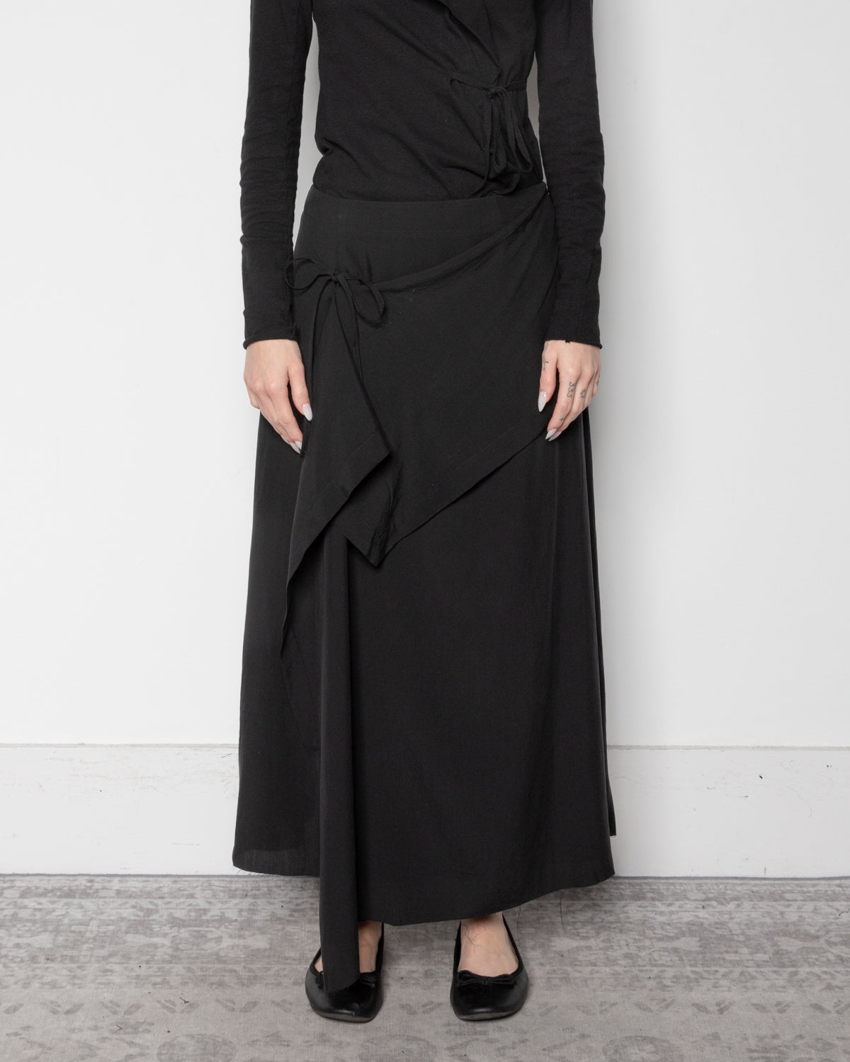 Layered RAW-Edge Skirt in Black