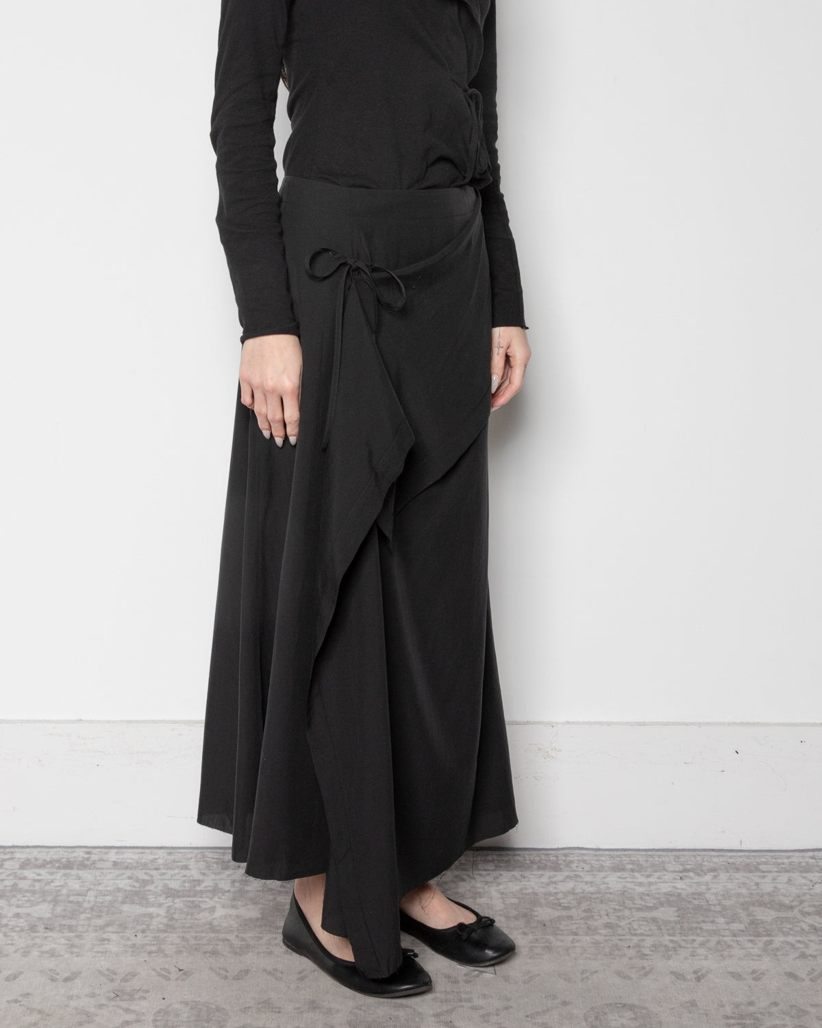 Layered RAW-Edge Skirt in Black