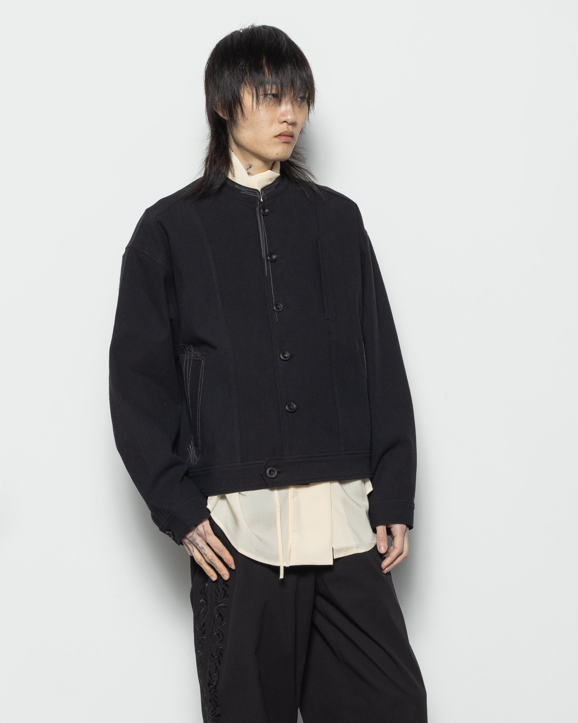 E Cloud JKT in Black