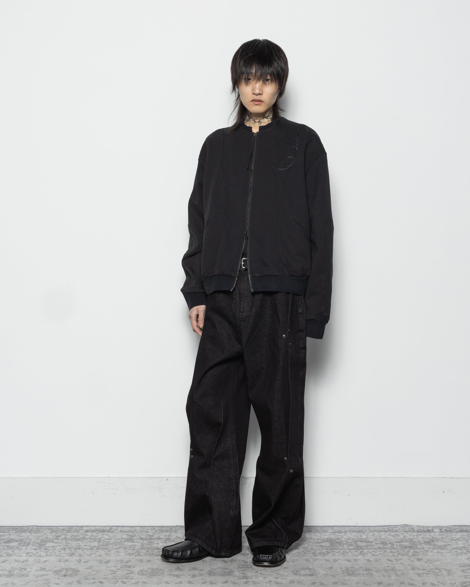 Embroidered Zipper JKT in Black