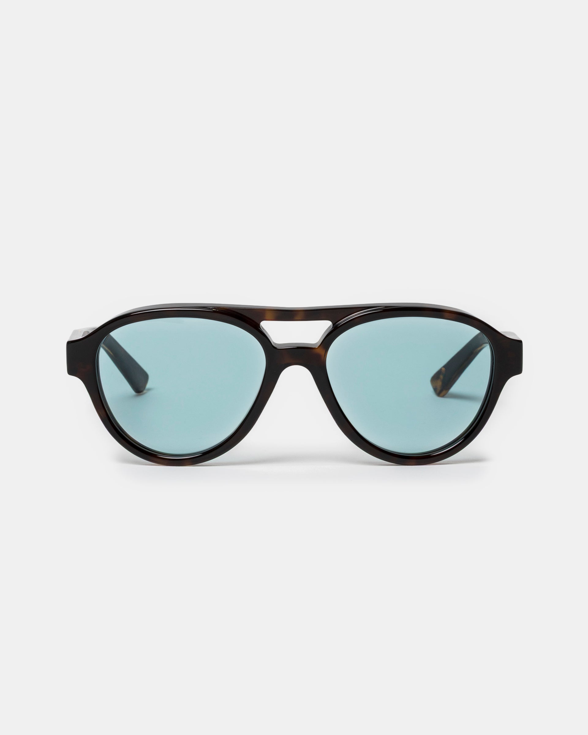 Zeanou in Dark Havanna