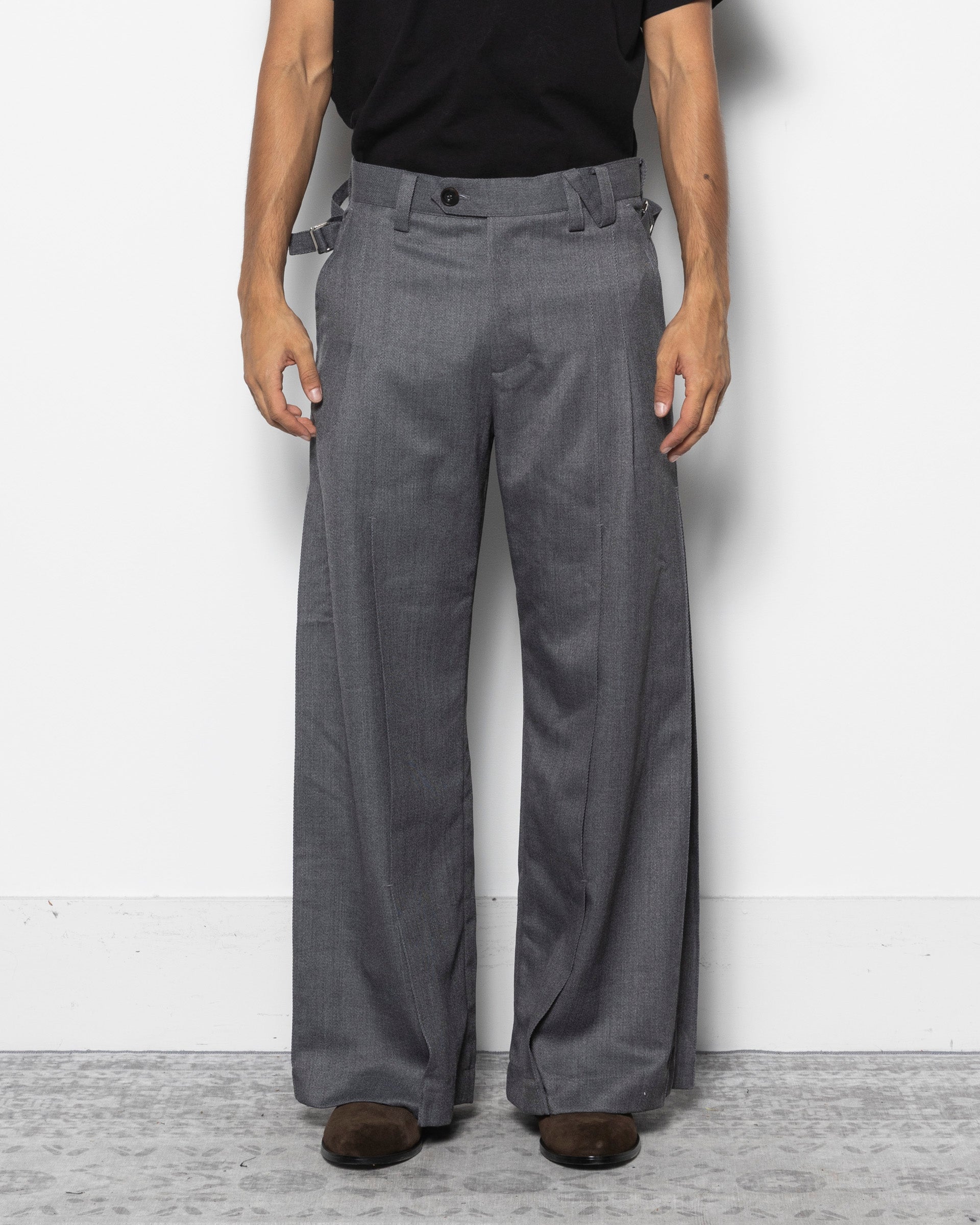 Accordion Pleates Tailored Trousers in Grey
