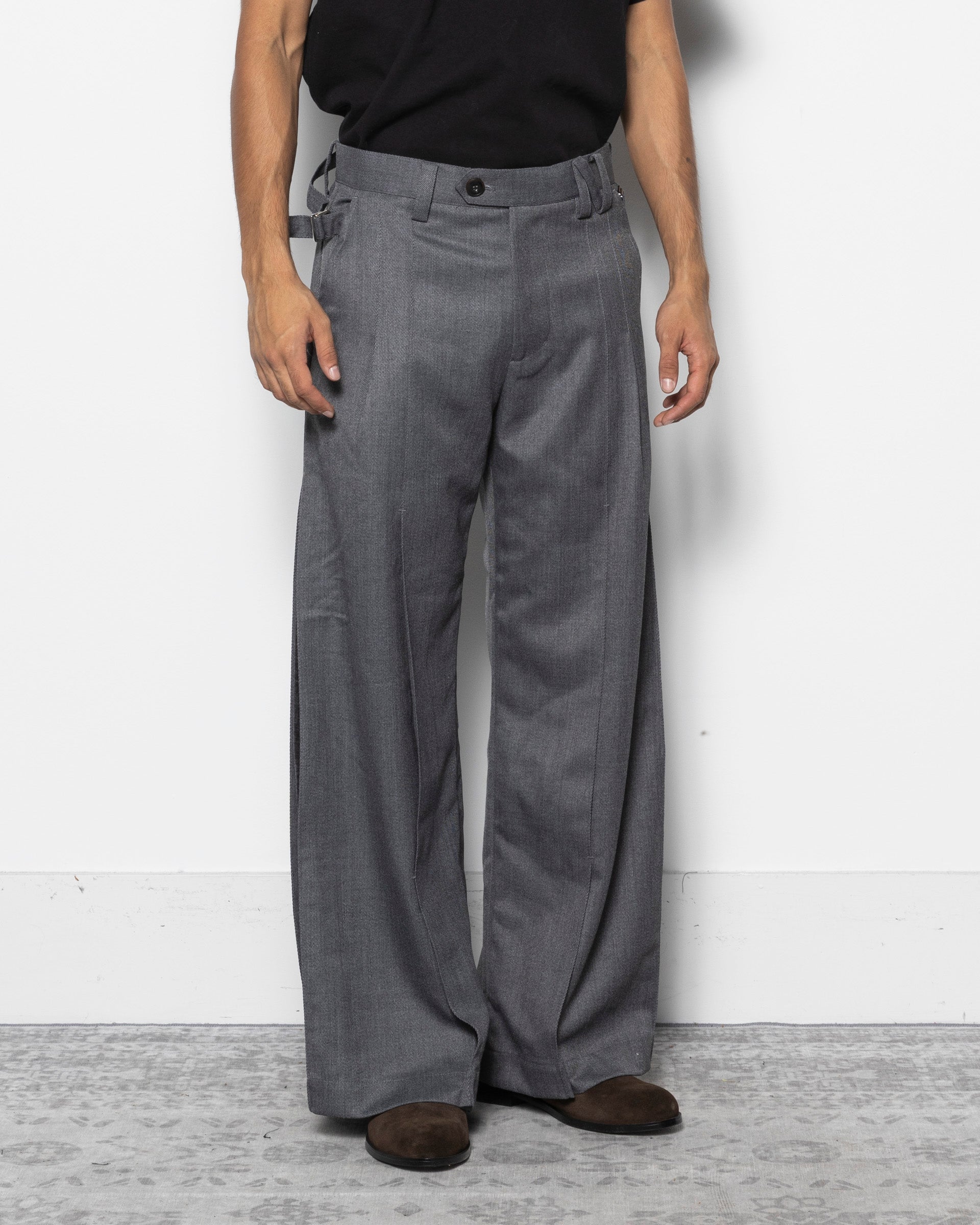Accordion Pleates Tailored Trousers in Grey