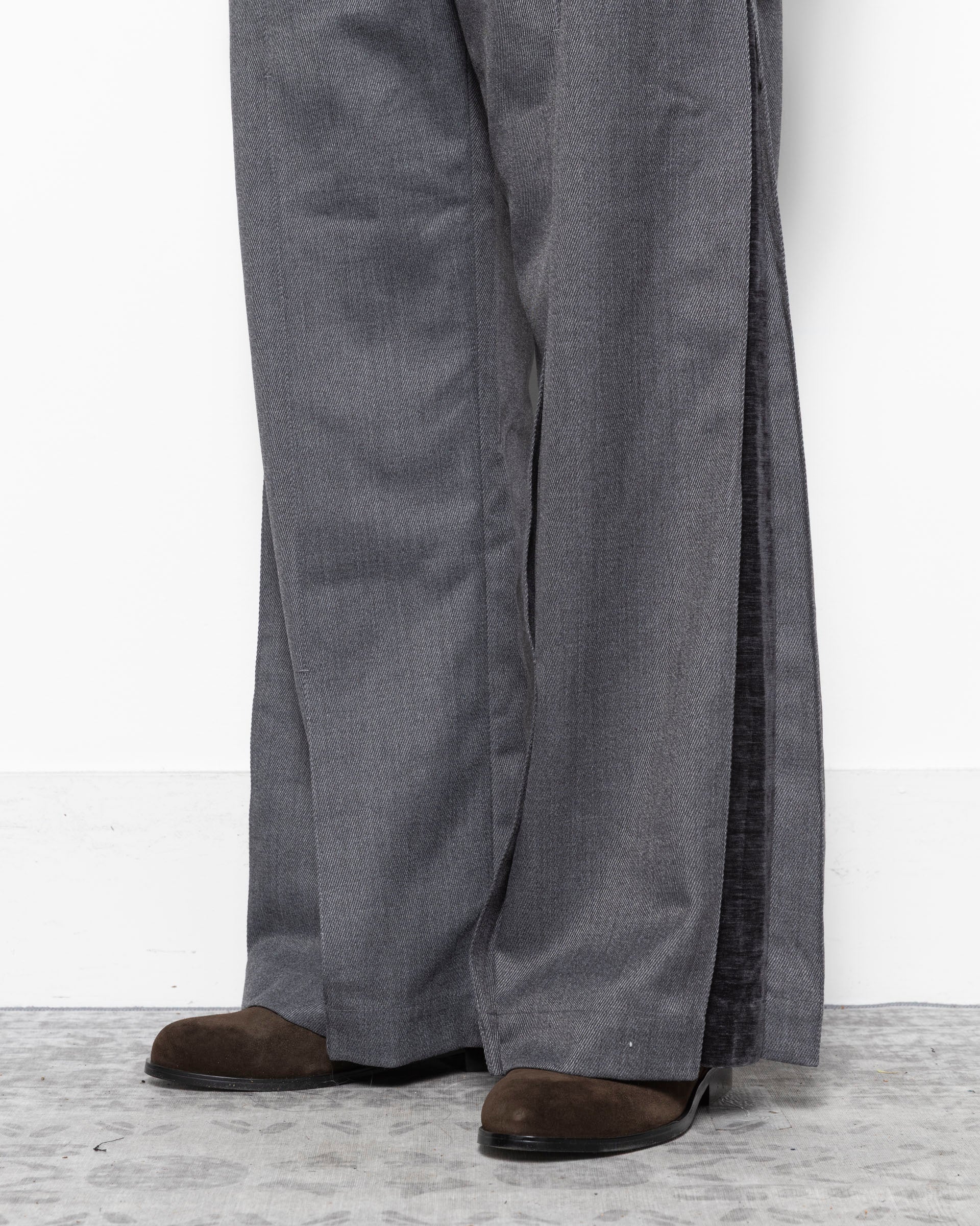 Accordion Pleates Tailored Trousers in Grey