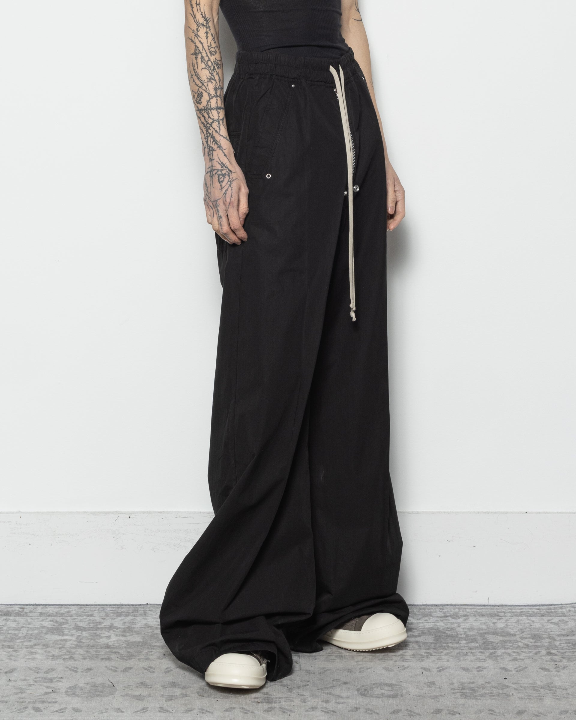 Geth Belas Pants in Black