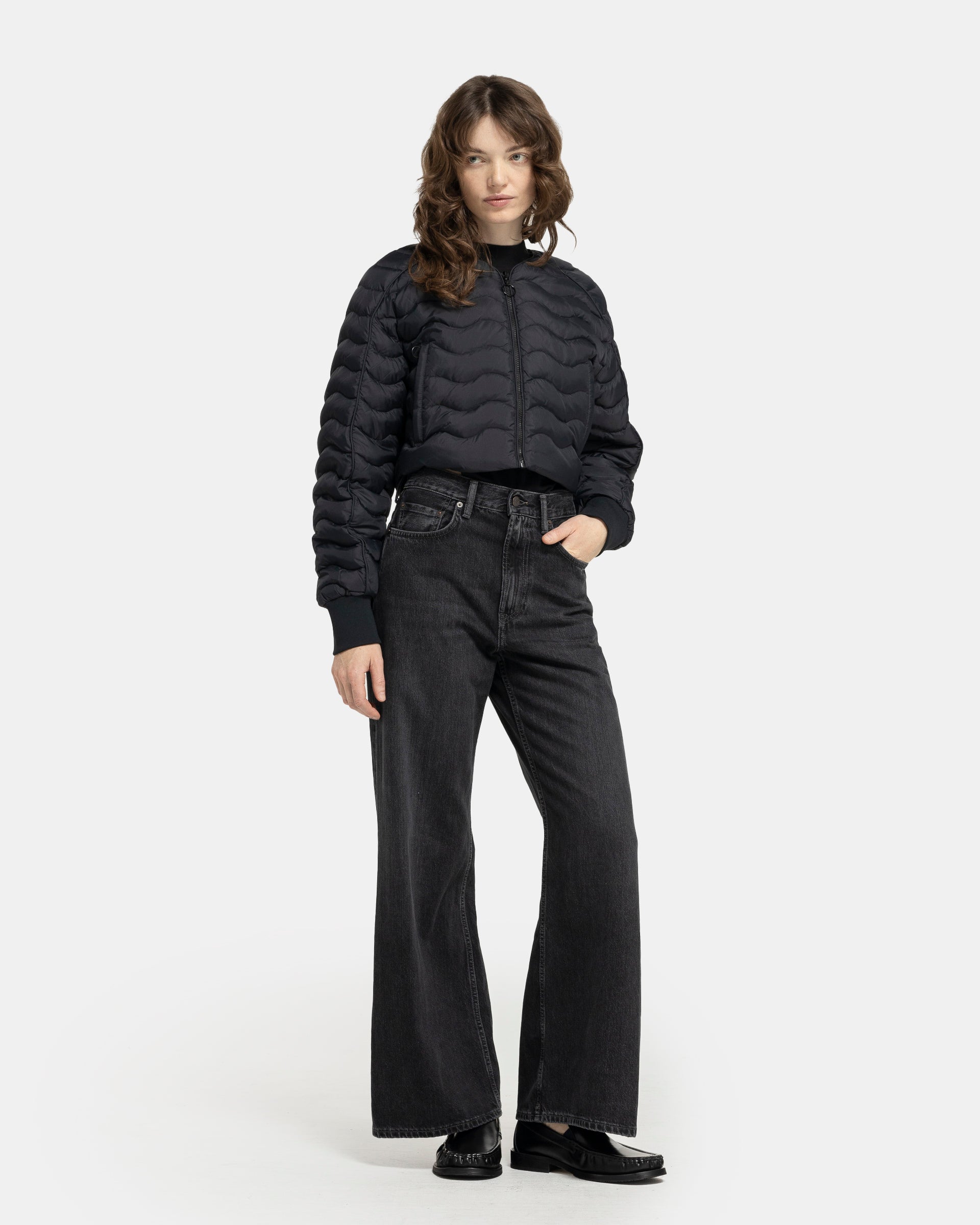 Re:Down Light Crop Puffer Jacket in Black