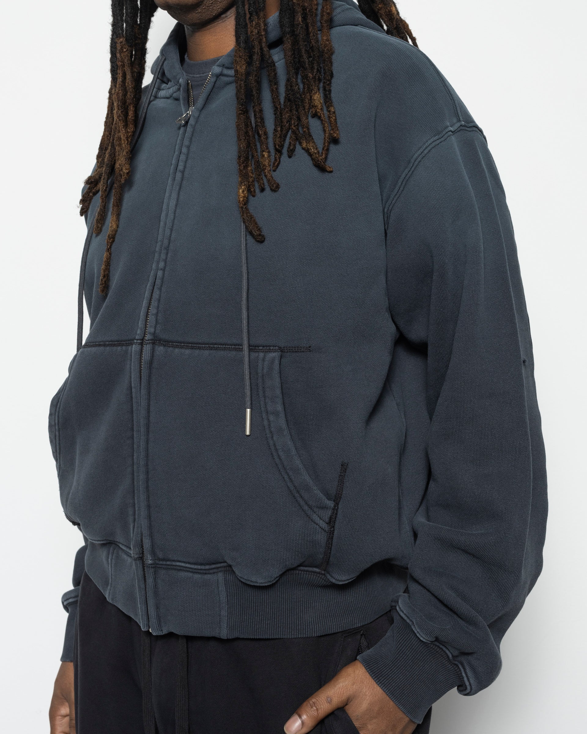 Zip up Hoodie in Vintage Black
