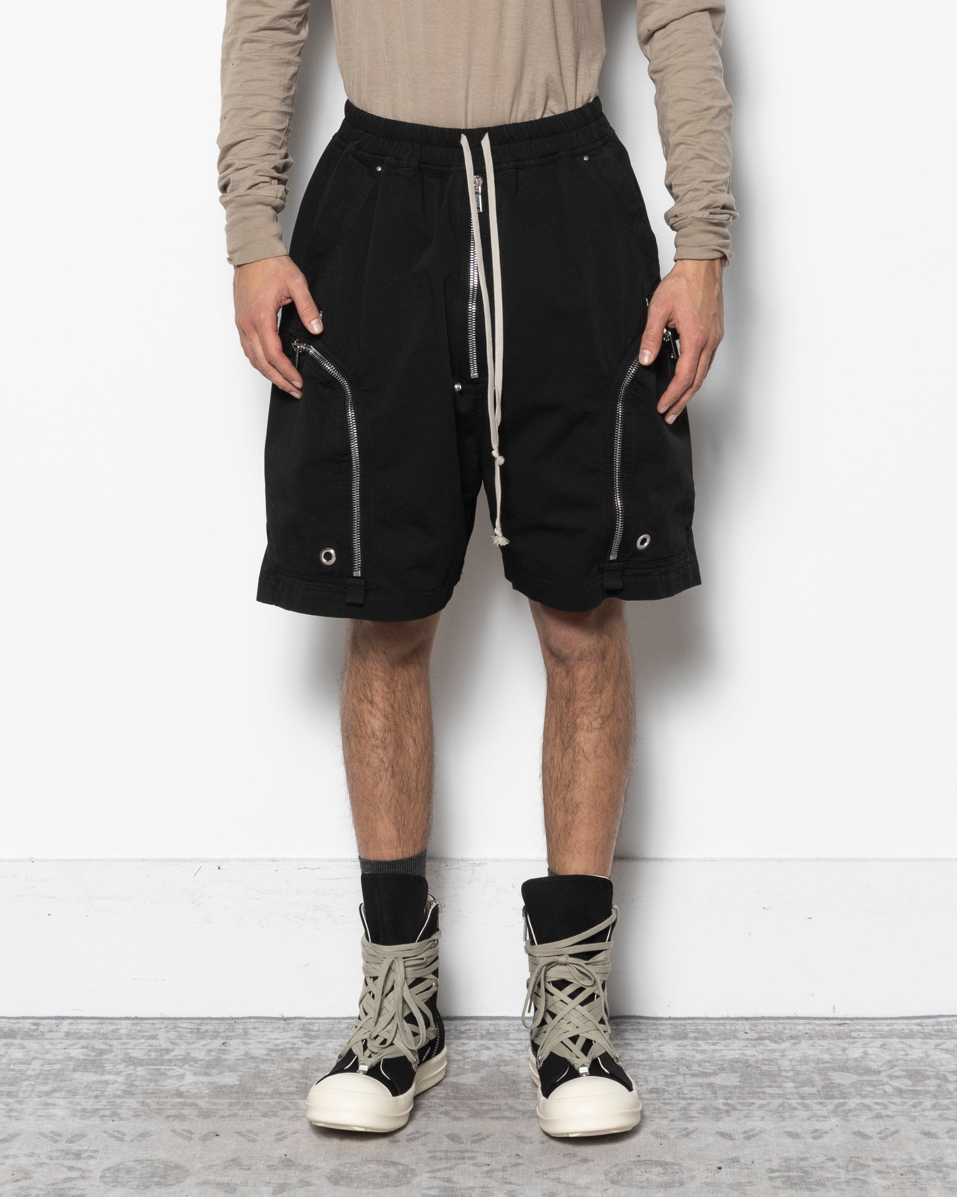 Bauhaus Shorts in Black