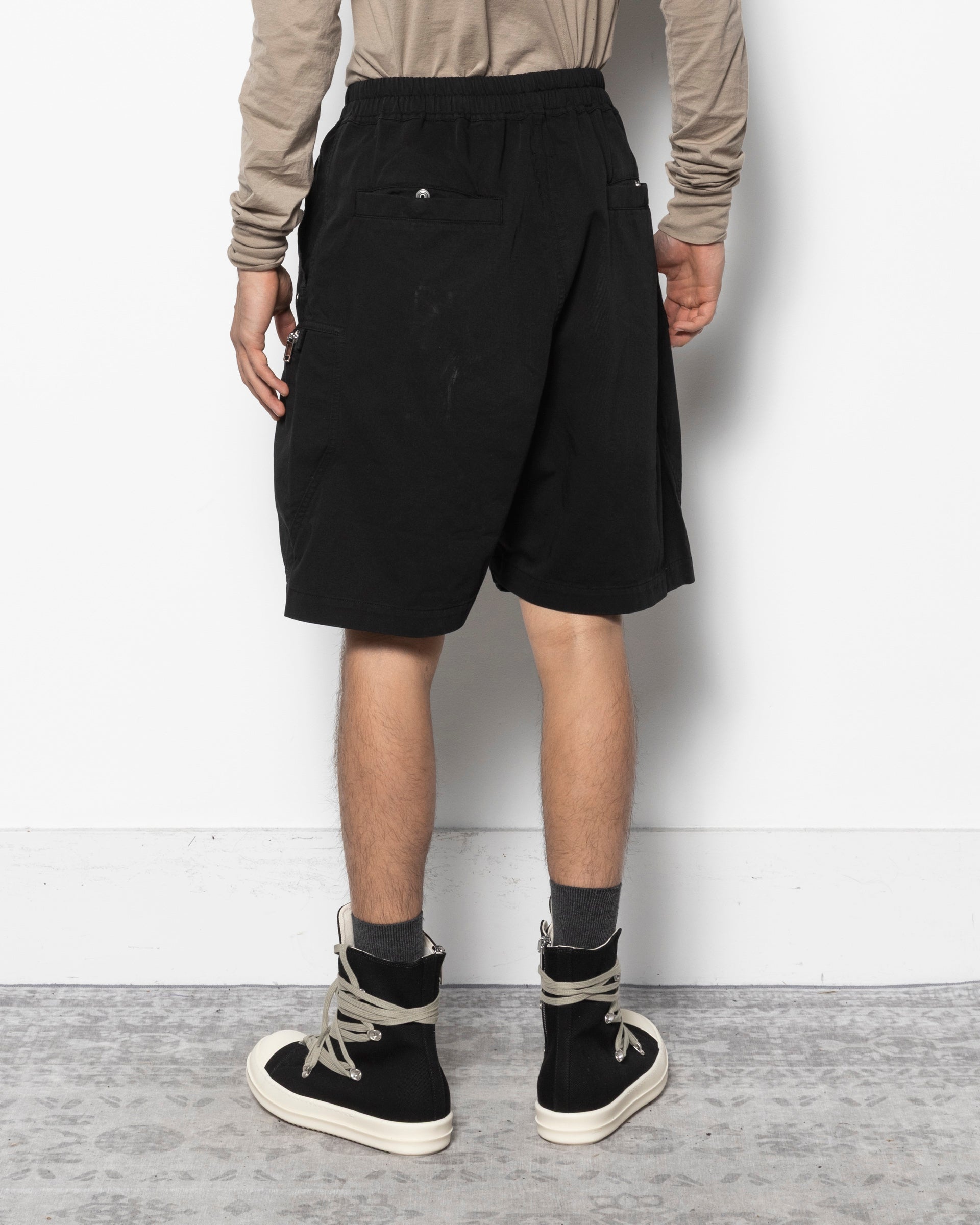 Bauhaus Shorts in Black