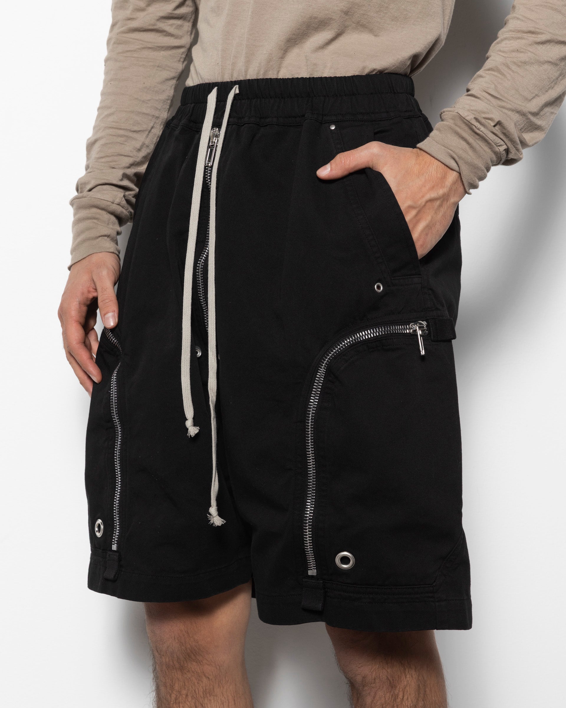 Bauhaus Shorts in Black