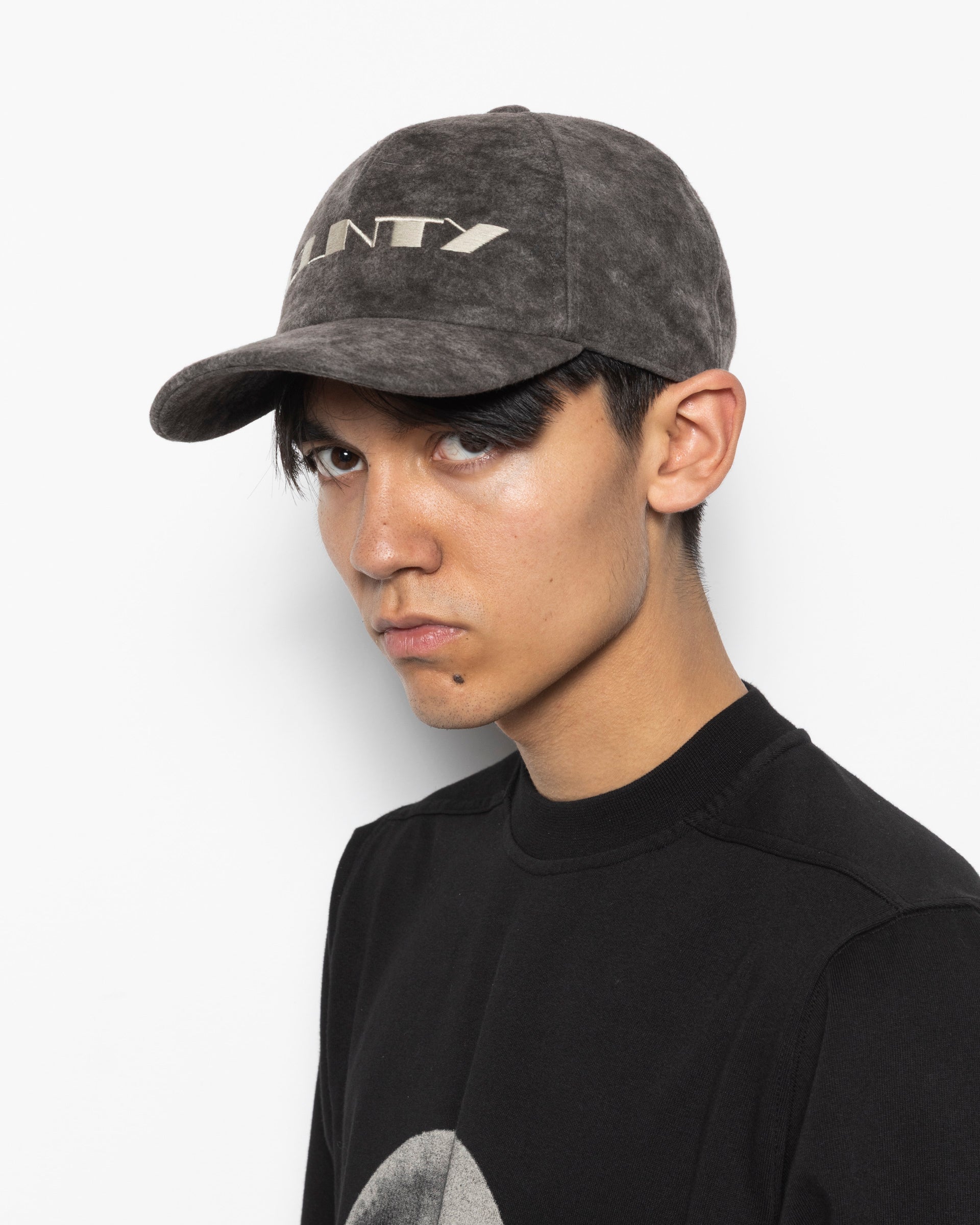 Cunty Baseball Cap in Dark Dust and Pearl