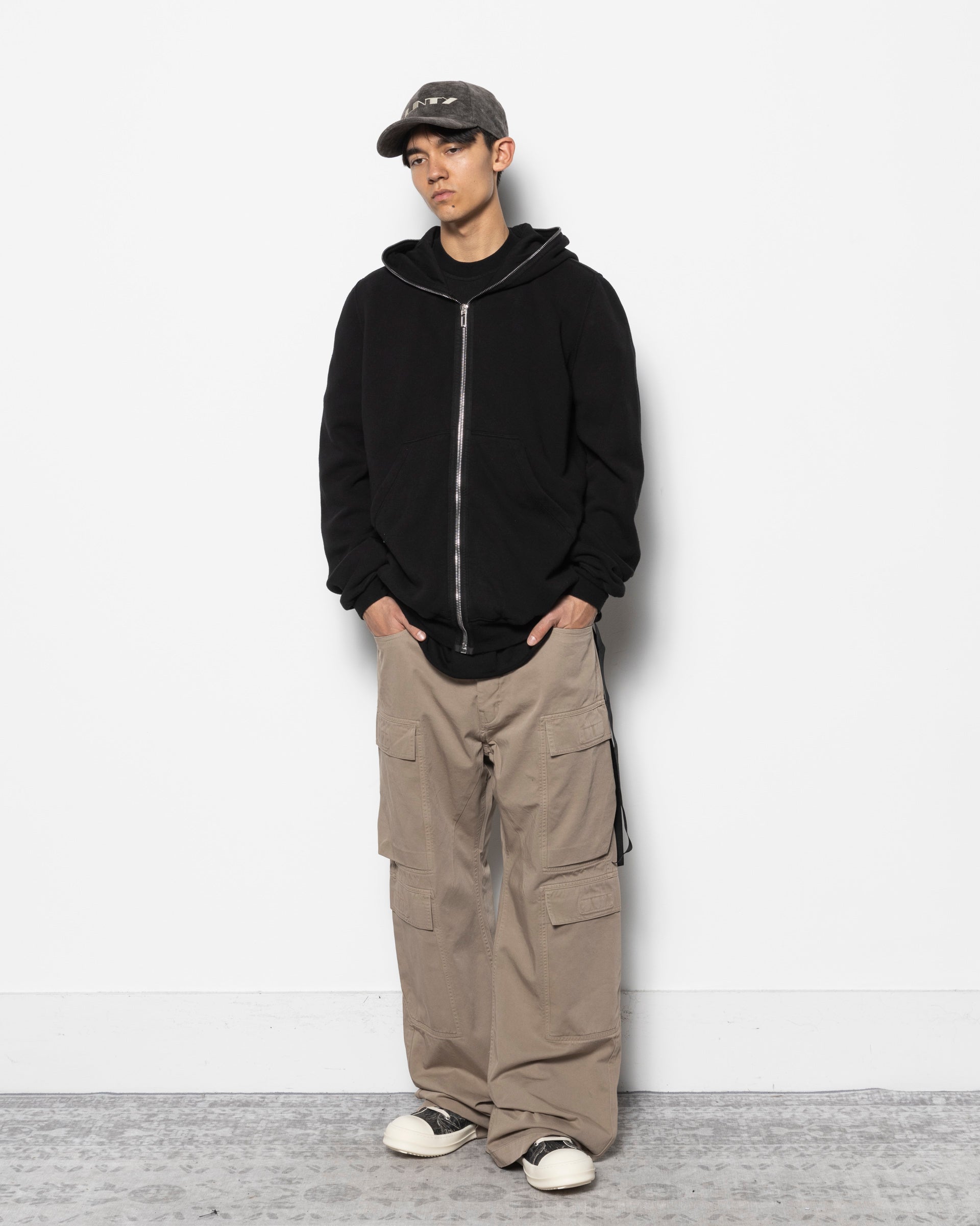 Jumbo Gimp Zip Hoodie in Black